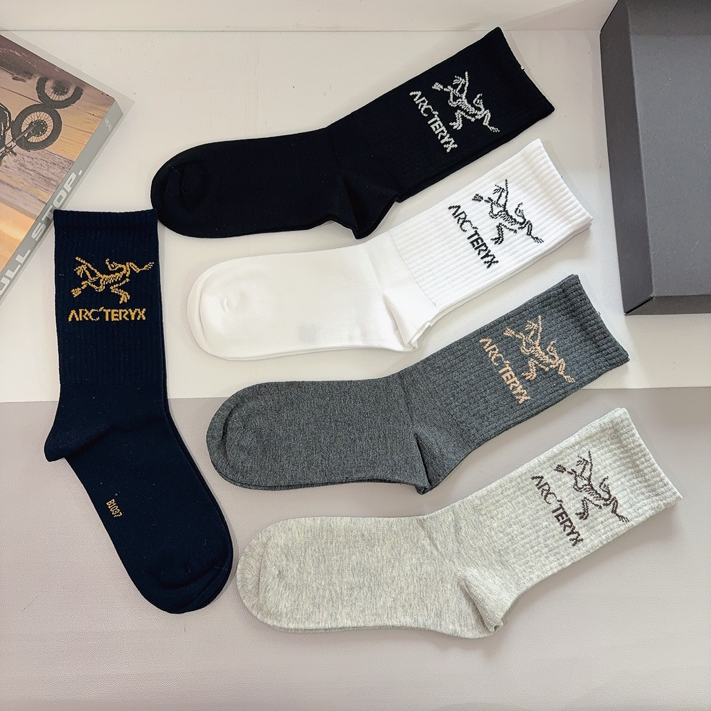 配包装（一盒5双）ARC·TERYX（始祖鸟）2025秋冬新品长筒袜子❗️高版本纯棉面料，秒杀市场普通货