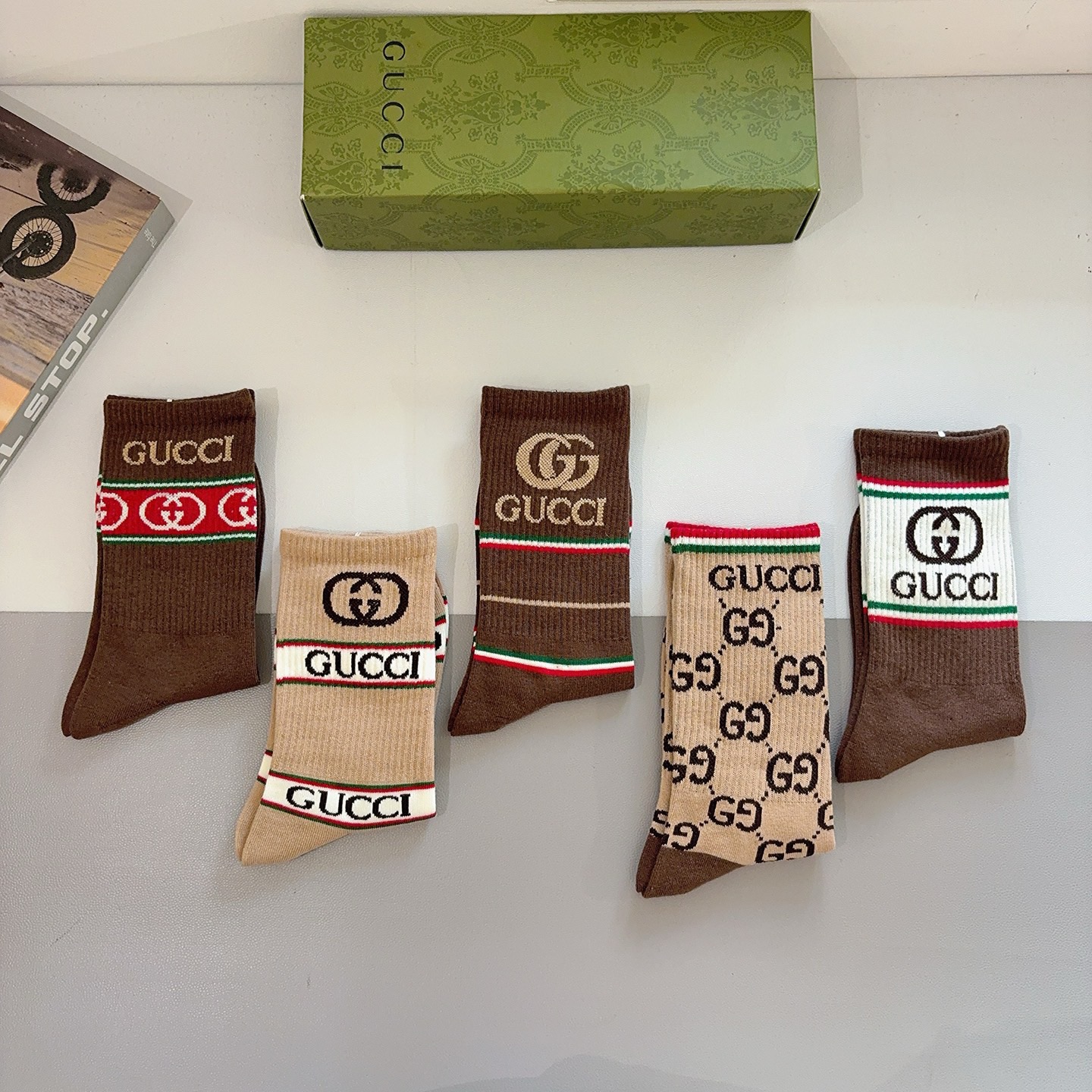 配包装（一盒5双） Gucci 古奇 ins超火长筒袜子、纯棉面料，潮人必备 ，经典双G字母，个性时尚百