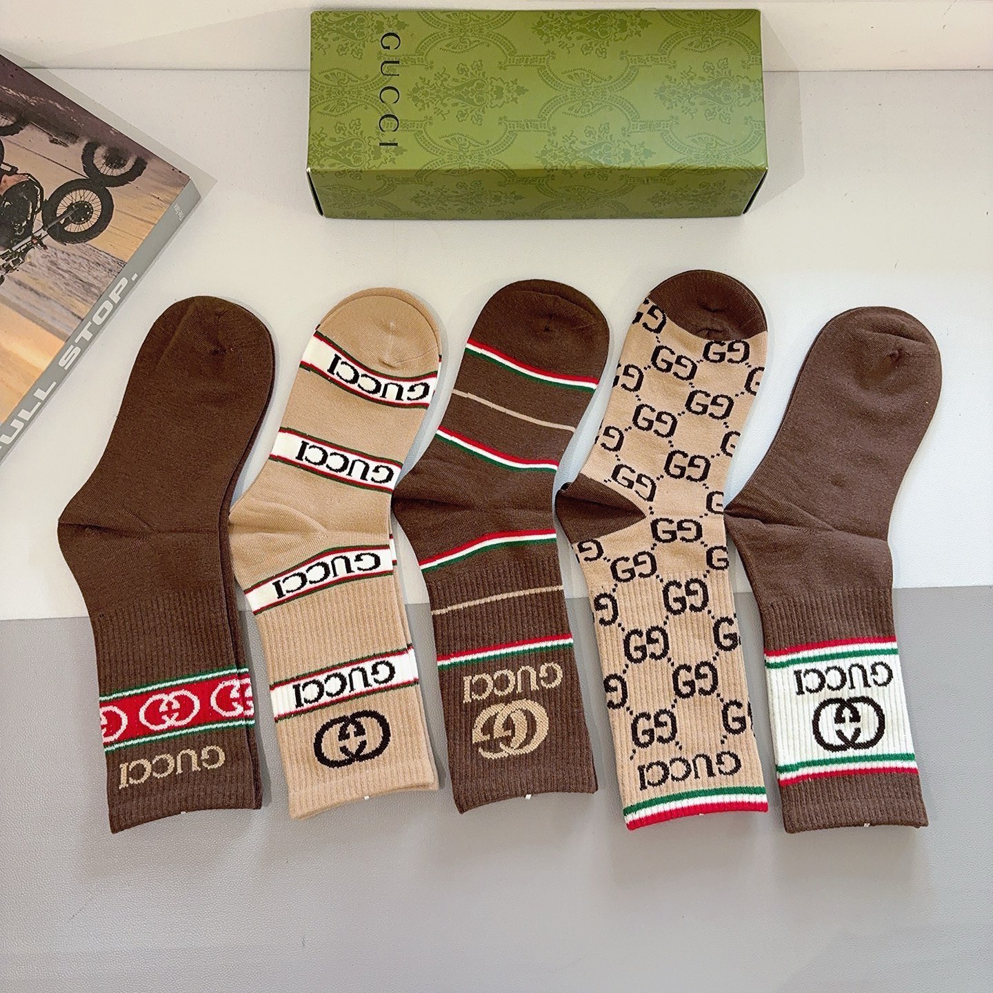 配包装（一盒5双） Gucci 古奇 ins超火长筒袜子、纯棉面料，潮人必备 ，经典双G字母，个性时尚百