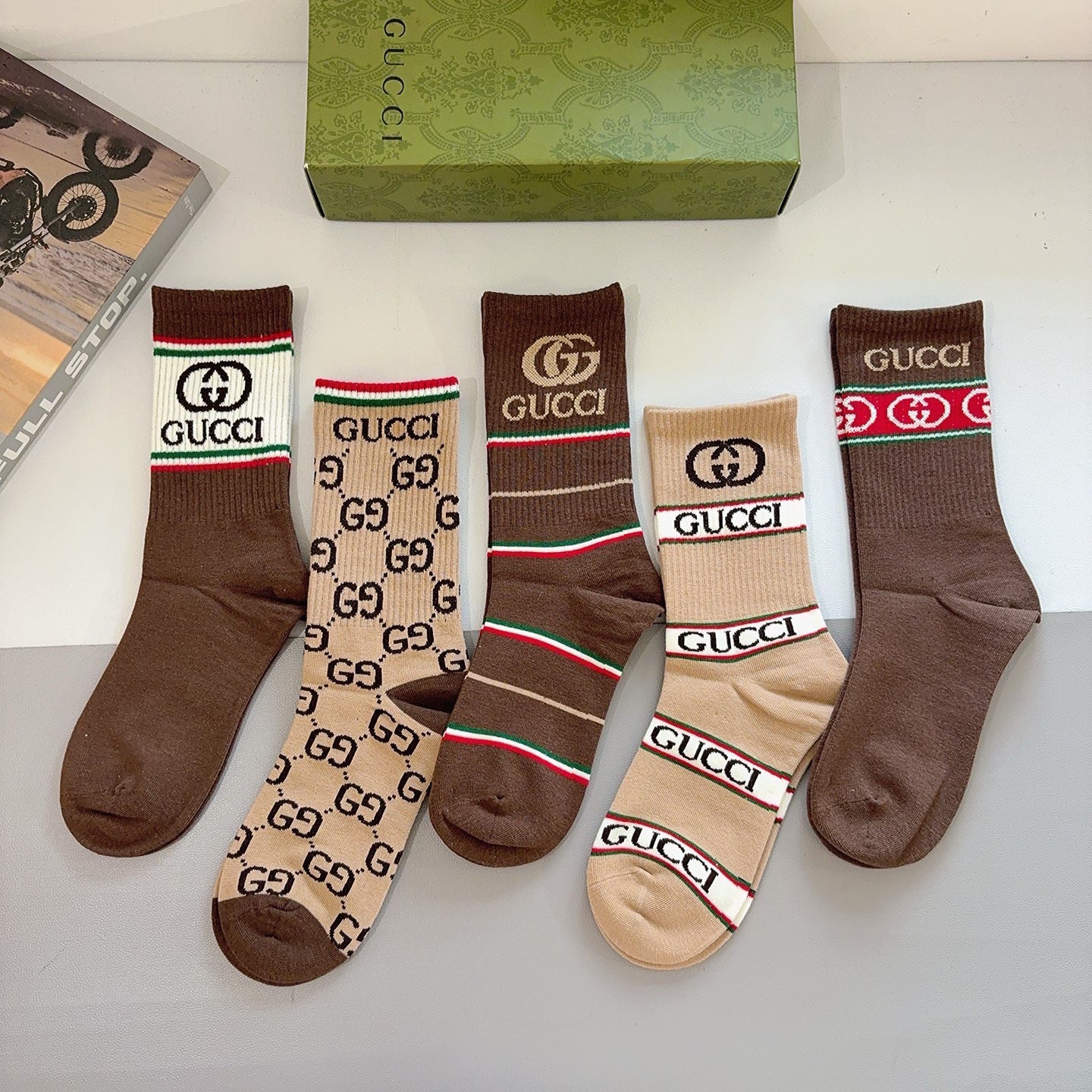 配包装（一盒5双） Gucci 古奇 ins超火长筒袜子、纯棉面料，潮人必备 ，经典双G字母，个性时尚百