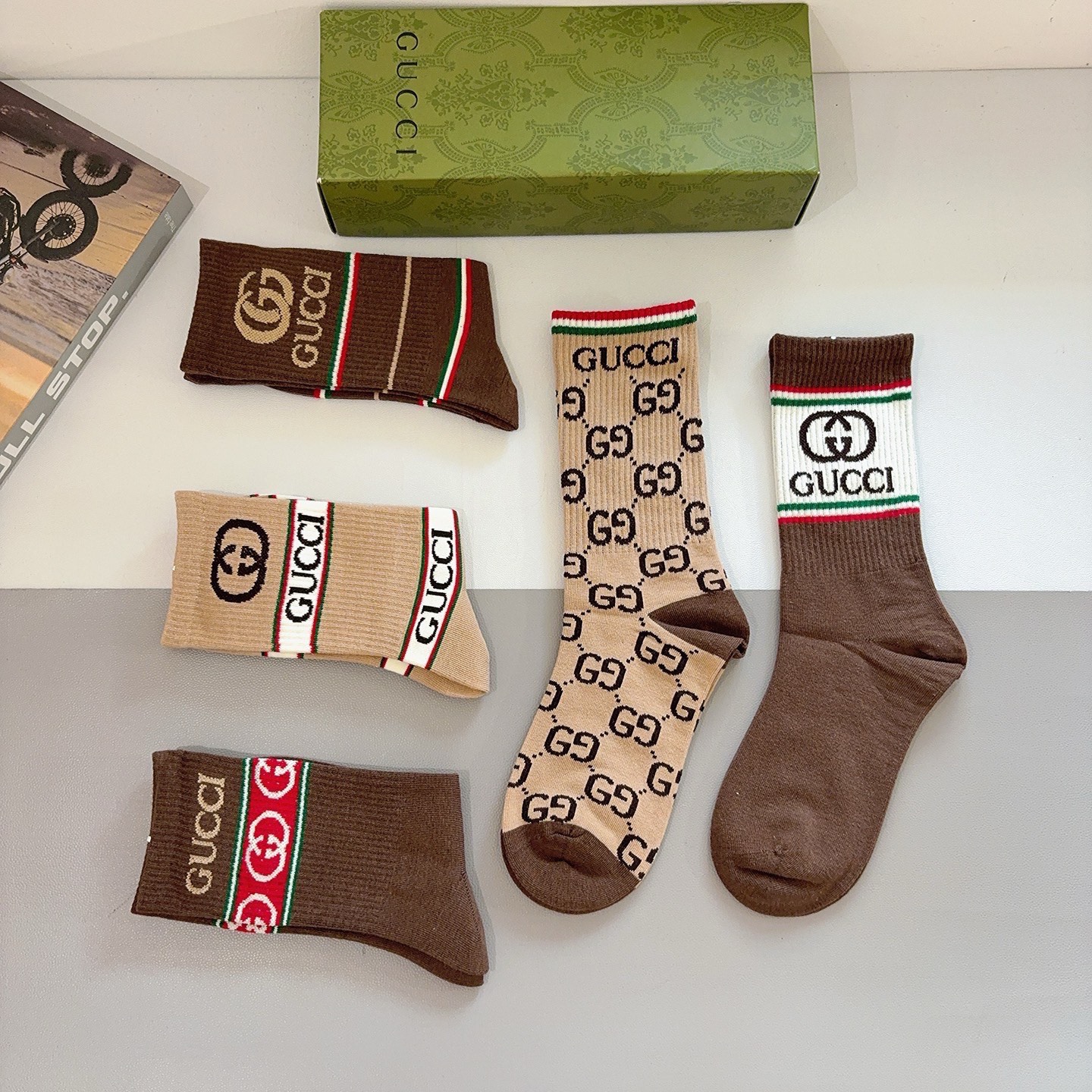 配包装（一盒5双） Gucci 古奇 ins超火长筒袜子、纯棉面料，潮人必备 ，经典双G字母，个性时尚百