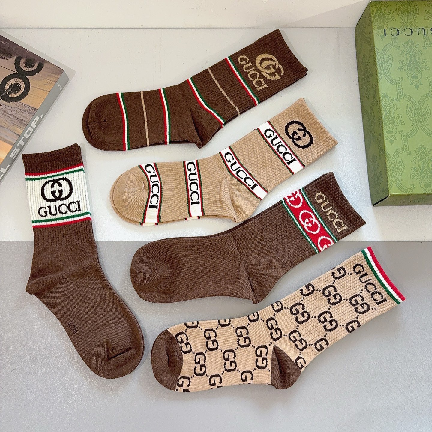 配包装（一盒5双） Gucci 古奇 ins超火长筒袜子、纯棉面料，潮人必备 ，经典双G字母，个性时尚百