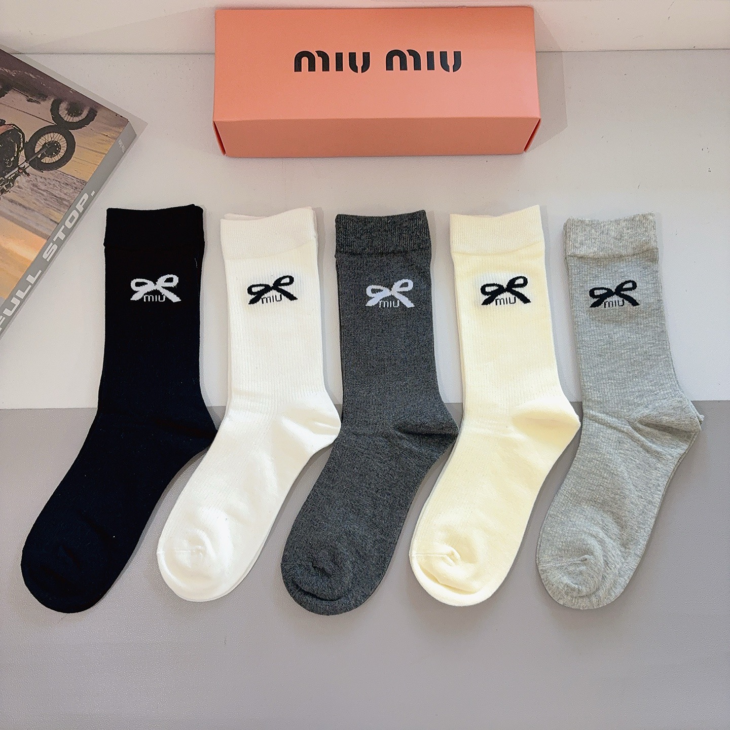 配包装【一盒5双】miumiu · 缪缪 高品质🔥新款网红长筒袜子❗️ins明星网红推荐❗️火爆至极🔥竹