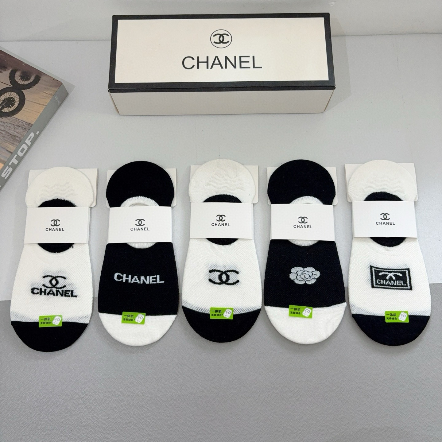 配包装（一盒5双） 🌟 CHANEL （香奈儿）新款竹棉透气船袜，潮人必备款袜子 超柔软材质，舒适透气，
