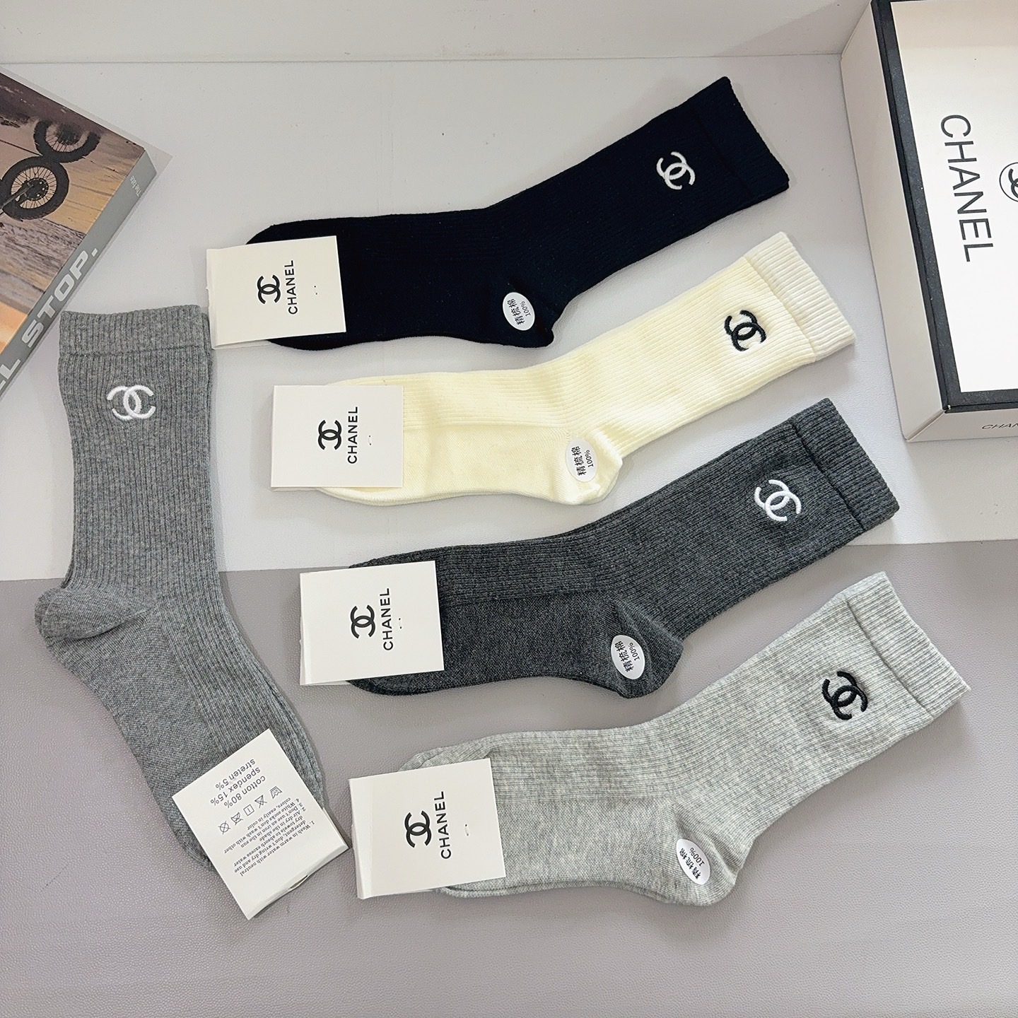 配包装（一盒5双）CHANEL 香奈儿 新款长筒刺绣纯棉面料，专柜同步长筒袜子，💛大牌出街，潮人必备🔥超