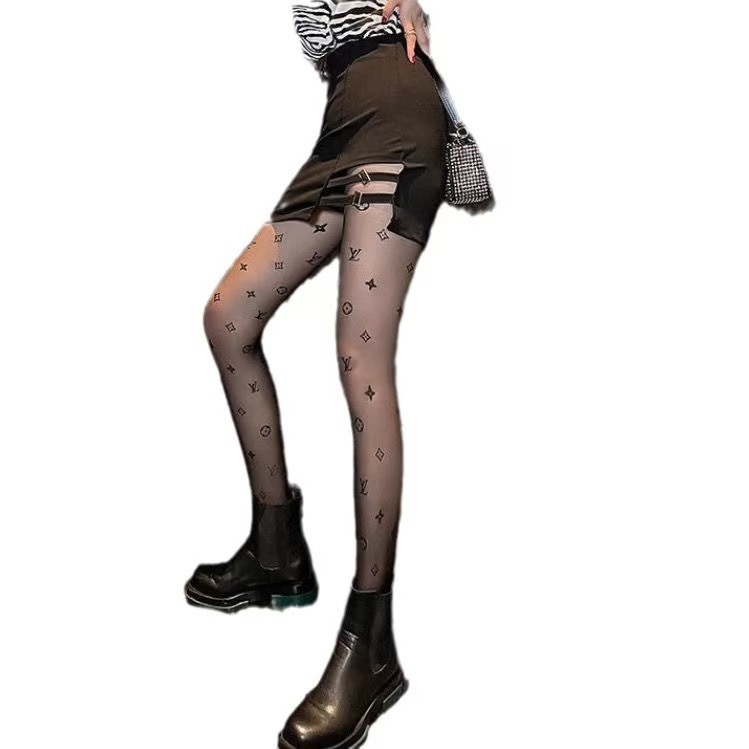 配包装（一盒1双）LV 路易威登 爆款字母袜子 连裤袜🌟好看到爆炸 ，欧美大牌丝袜🔥🌟潮人秋冬必备单品 