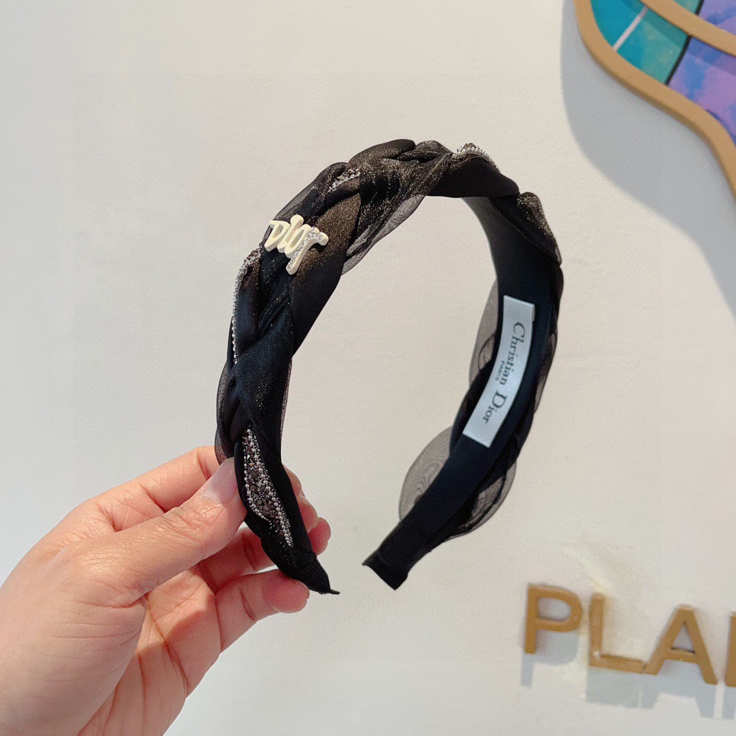 NO:618926,Comes with packaging Dior (Dior) hot new hairbands, original products from the counter, let your charm bloom. Fresh and ladylike style makes fashion easier. Hairpins, hairpins, dior, dior, hairpins19860909配包装 Dior（迪奥） 火爆新款发箍,专柜原单货,让你的魅力绽放 清新淑女范让时尚更简单.发夹,发夹,dior,dior,hairpins,accessory