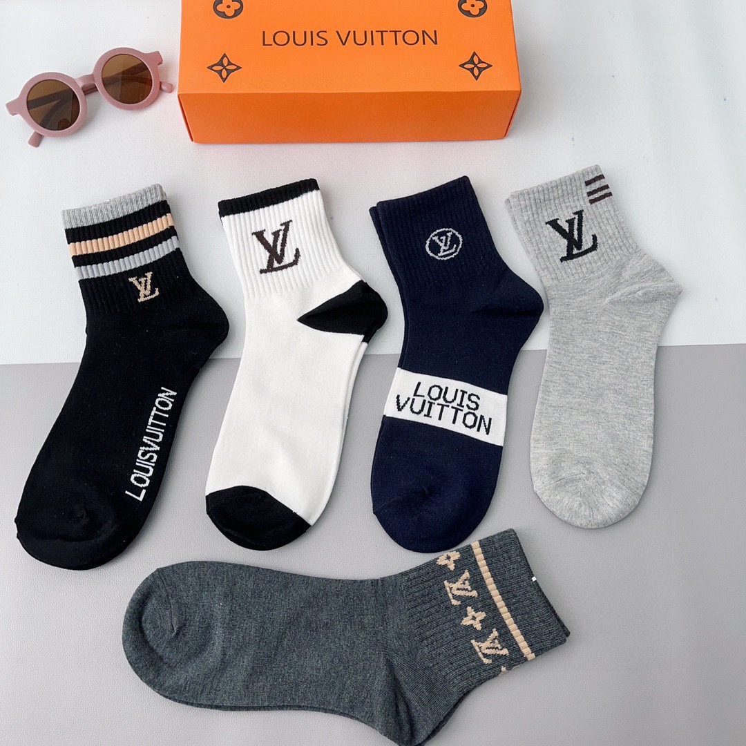 配包装（一盒5双） 🌟 LV 路易威登 超火爆男款中筒袜子，纯棉面料，潮人必备 爆款，经典字母logo中