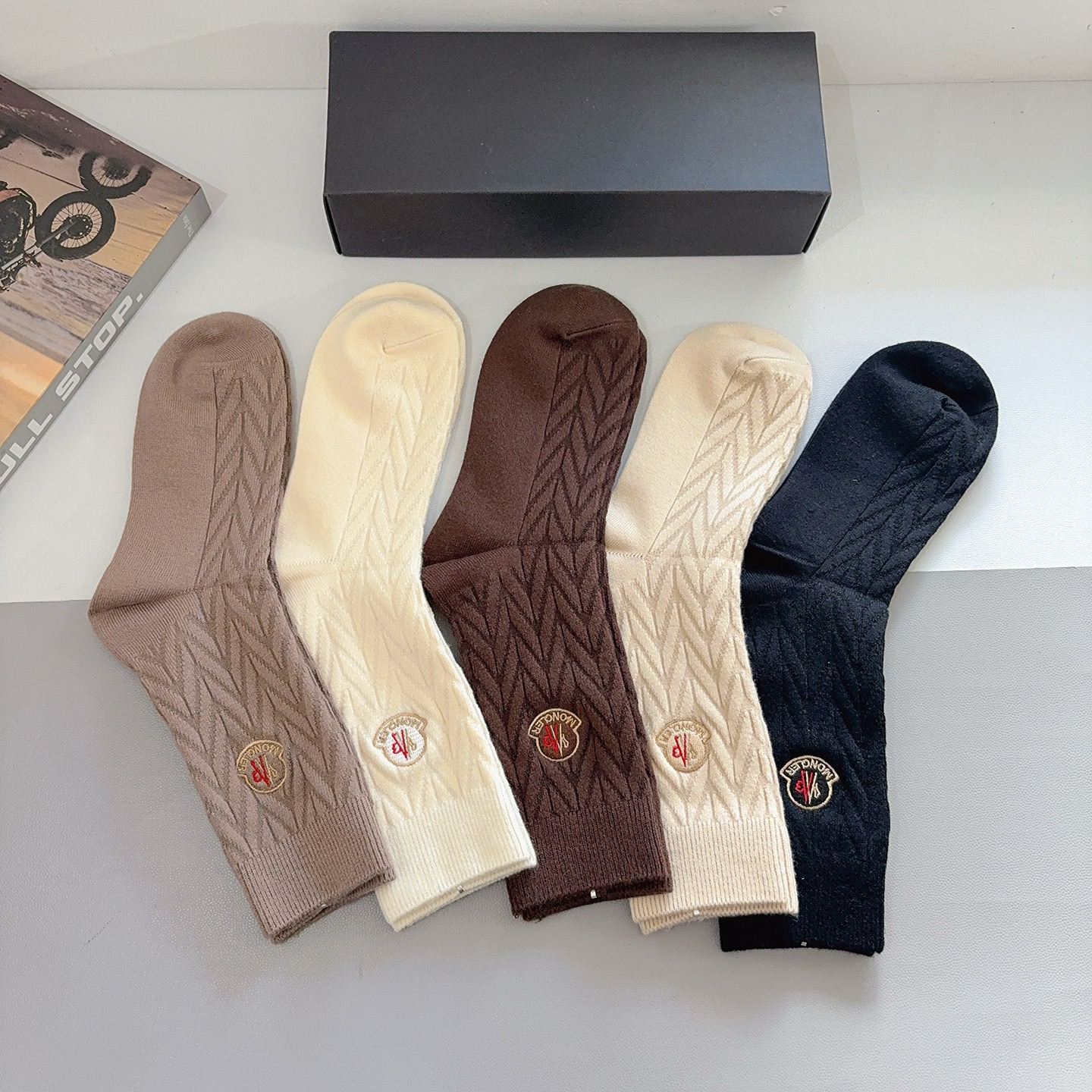 配包装【一盒5双】MONCLER 蒙口 高版本羊绒刺绣长筒袜子🔥潮人必不可少的时尚专柜代购长筒袜子 ，超
