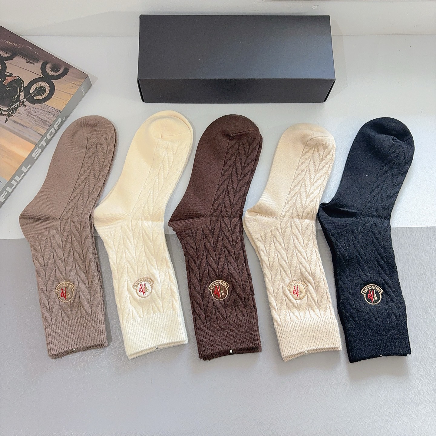 配包装【一盒5双】MONCLER 蒙口 高版本羊绒刺绣长筒袜子🔥潮人必不可少的时尚专柜代购长筒袜子 ，超