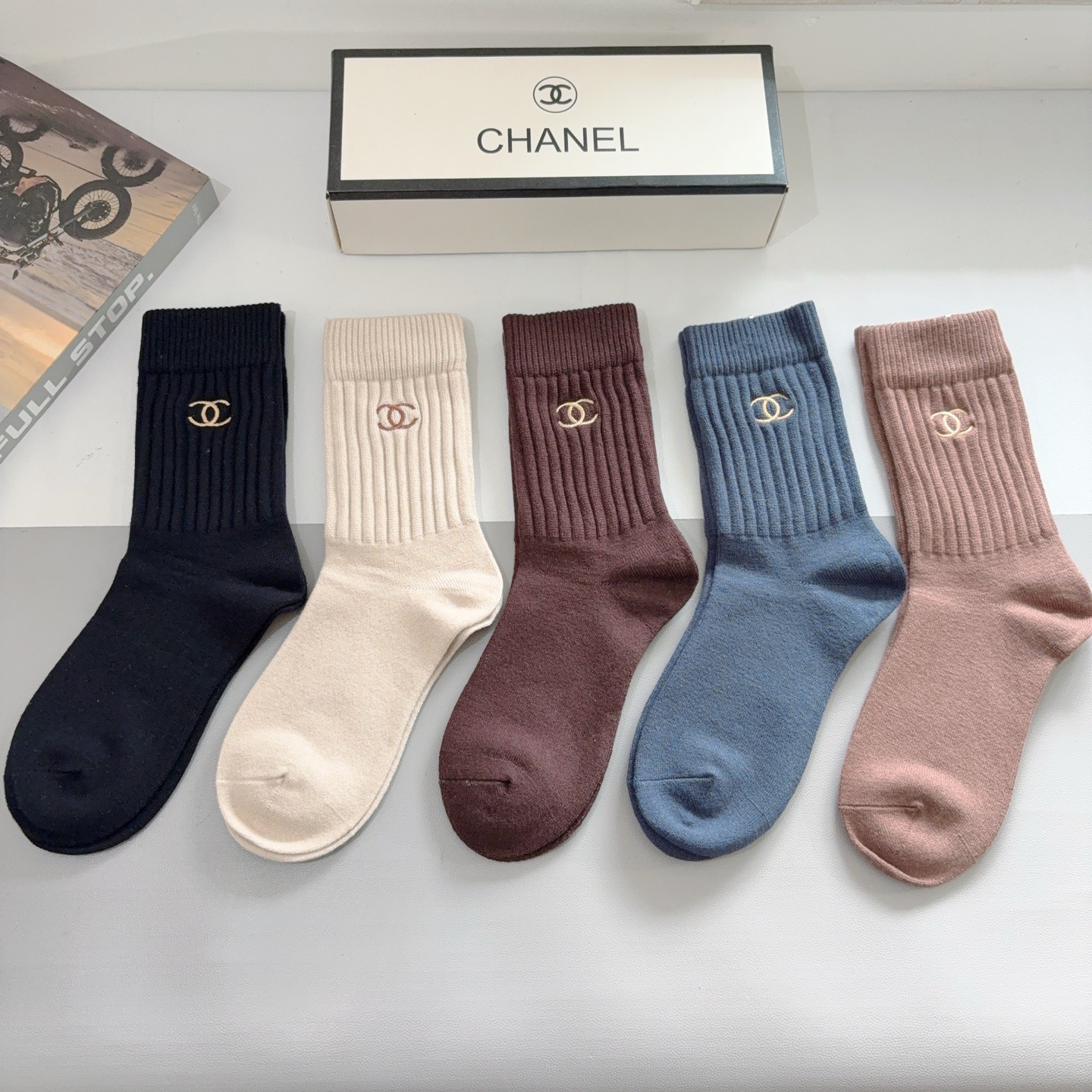 配包装【一盒5双】CHANEL （香奈儿）高版本羊绒刺绣长筒袜子🔥潮人必不可少的时尚专柜代购长筒袜子 ，