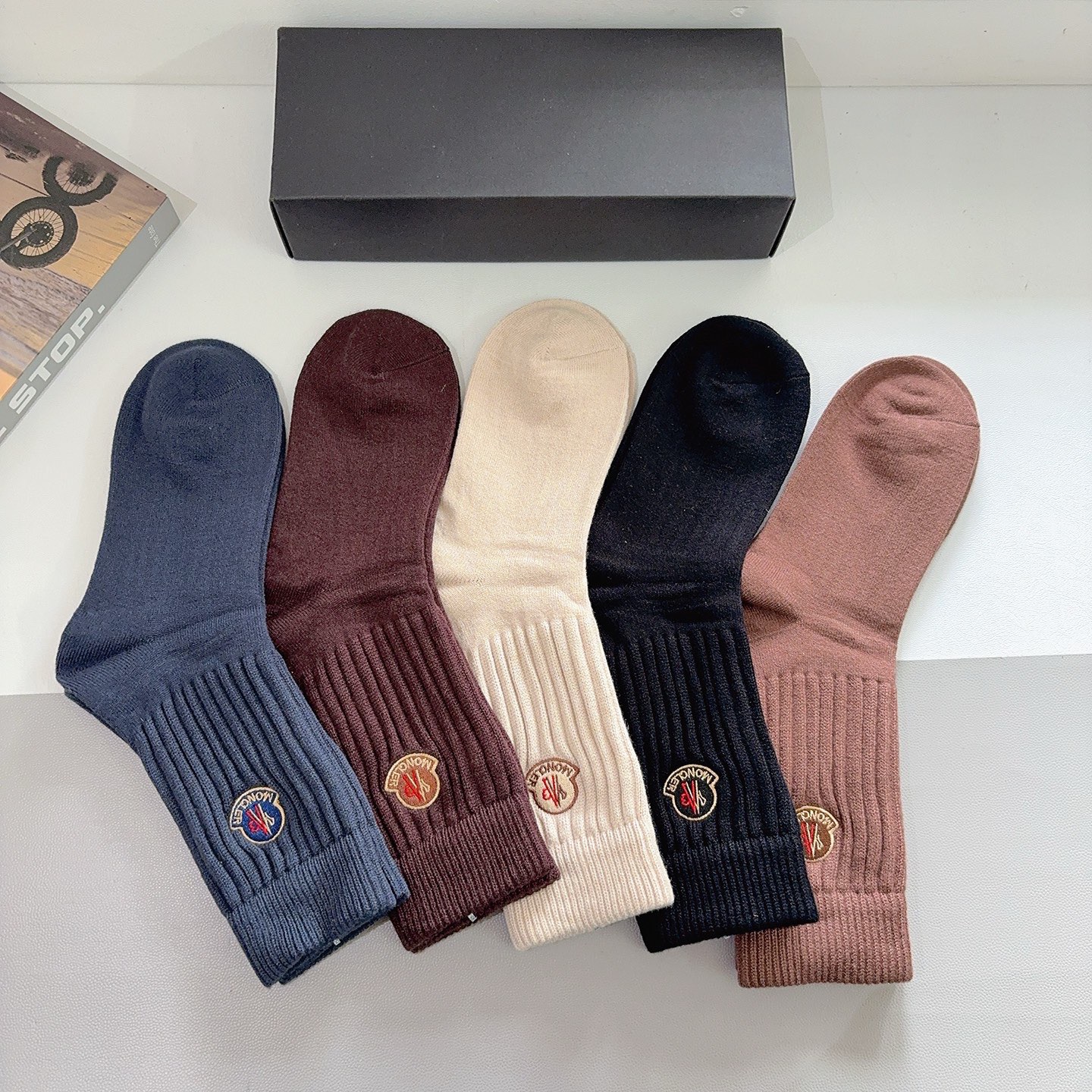 配包装【一盒5双】MONCLER 蒙口 高版本羊绒刺绣长筒袜子🔥潮人必不可少的时尚专柜代购长筒袜子 ，超