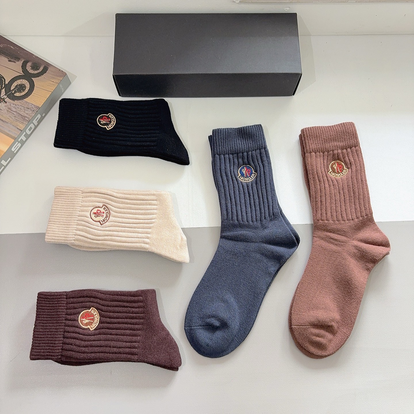 配包装【一盒5双】MONCLER 蒙口 高版本羊绒刺绣长筒袜子🔥潮人必不可少的时尚专柜代购长筒袜子 ，超