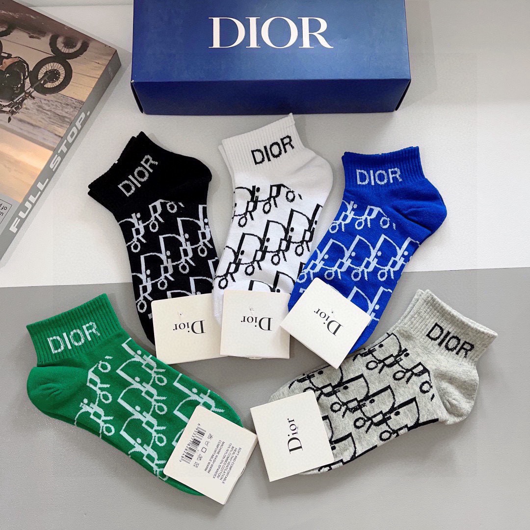 配包装（一盒5双） Dior 迪奥2023新款小腿袜子！纯棉面料，火爆Ｄ图案，专柜同步中短筒袜子，💛大牌