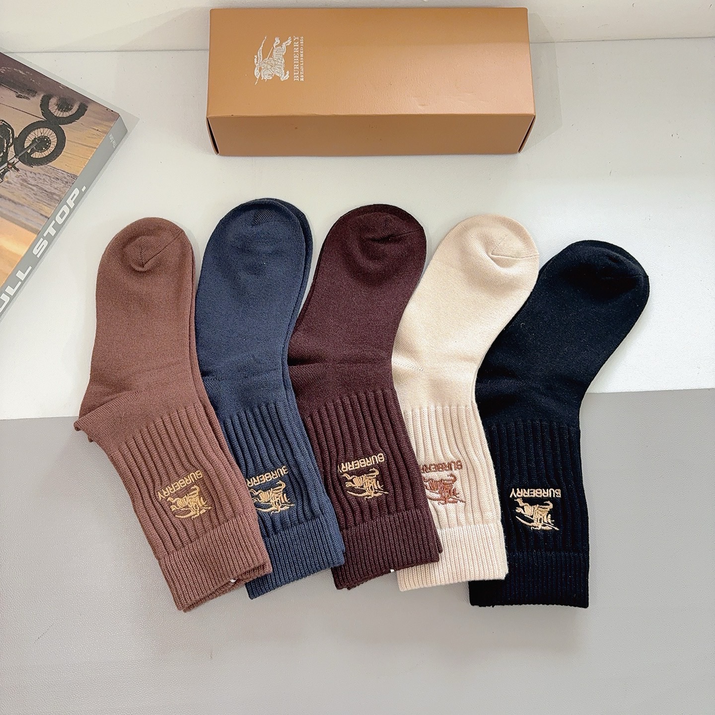 配包装【一盒5双】BURBERRY （巴宝莉）高版本羊绒刺绣长筒袜子🔥潮人必不可少的时尚专柜代购长筒袜子