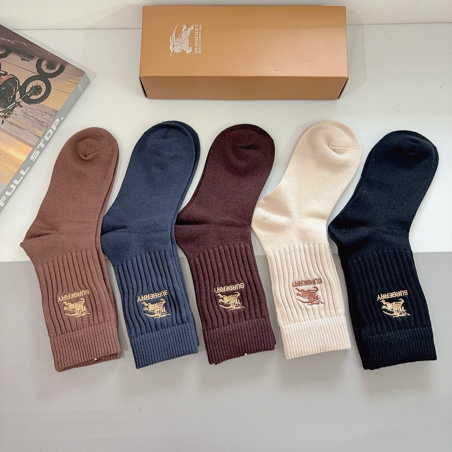 配包装【一盒5双】BURBERRY （巴宝莉）高版本羊绒刺绣长筒袜子🔥潮人必不可少的时尚专柜代购长筒袜子