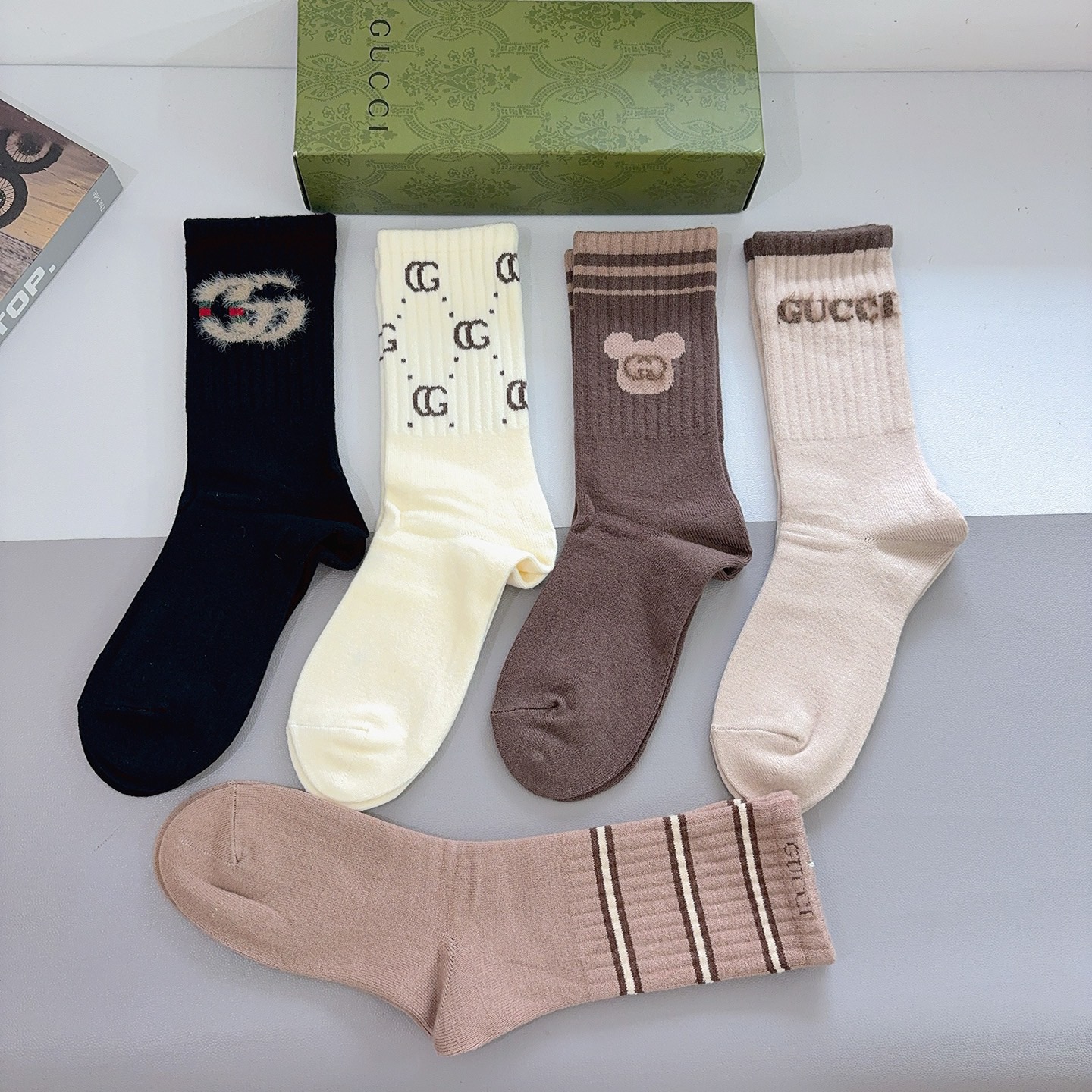 配包装（一盒5双）Gucci 古奇经典长筒袜子、高版本兔绒材质 ，经典双G图案logo，大牌出街，潮人必