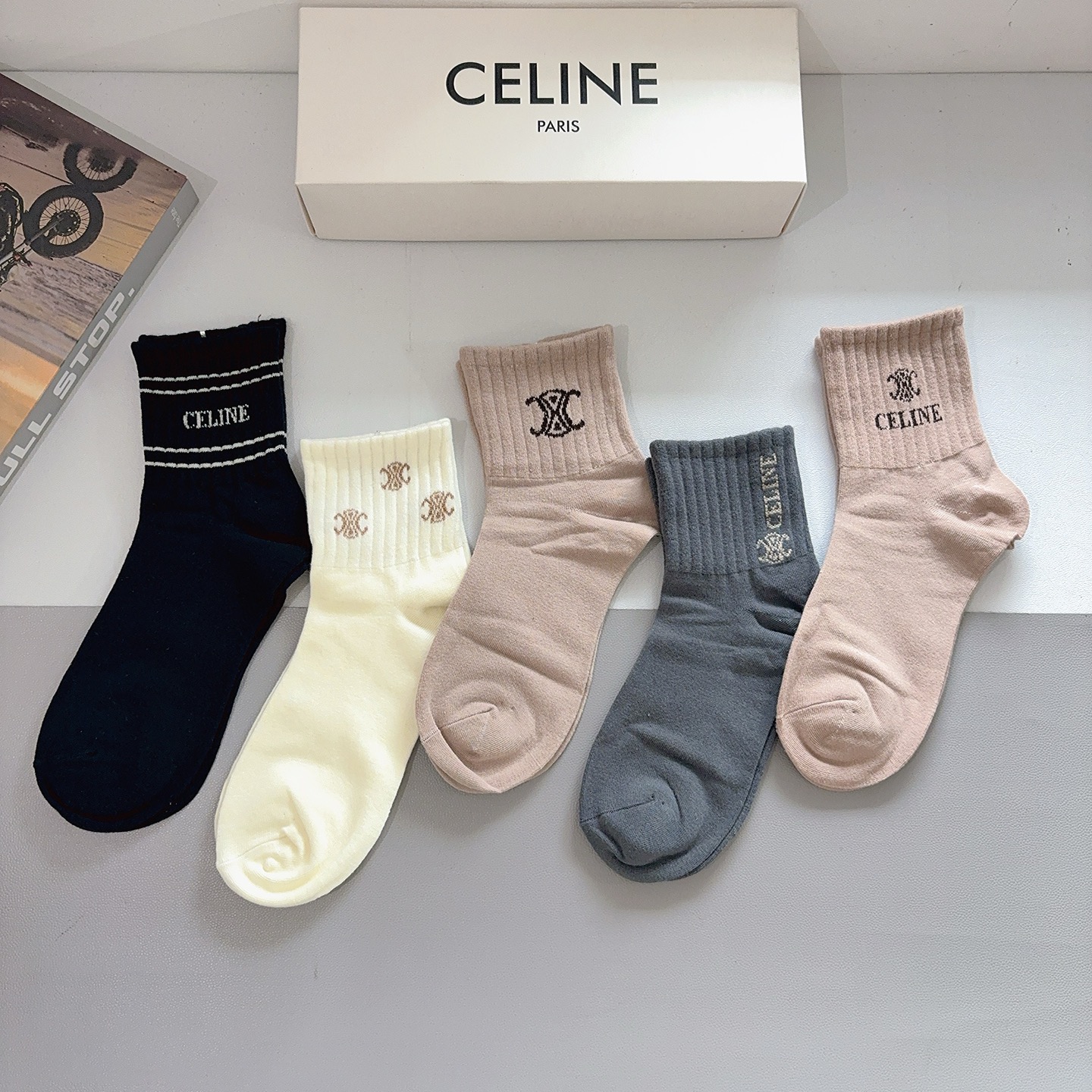 配包装（一盒5双）CELINE 赛琳 新款船袜！纯棉面料，专柜同步中筒袜子，💛大牌出街，潮人必备🔥超好搭