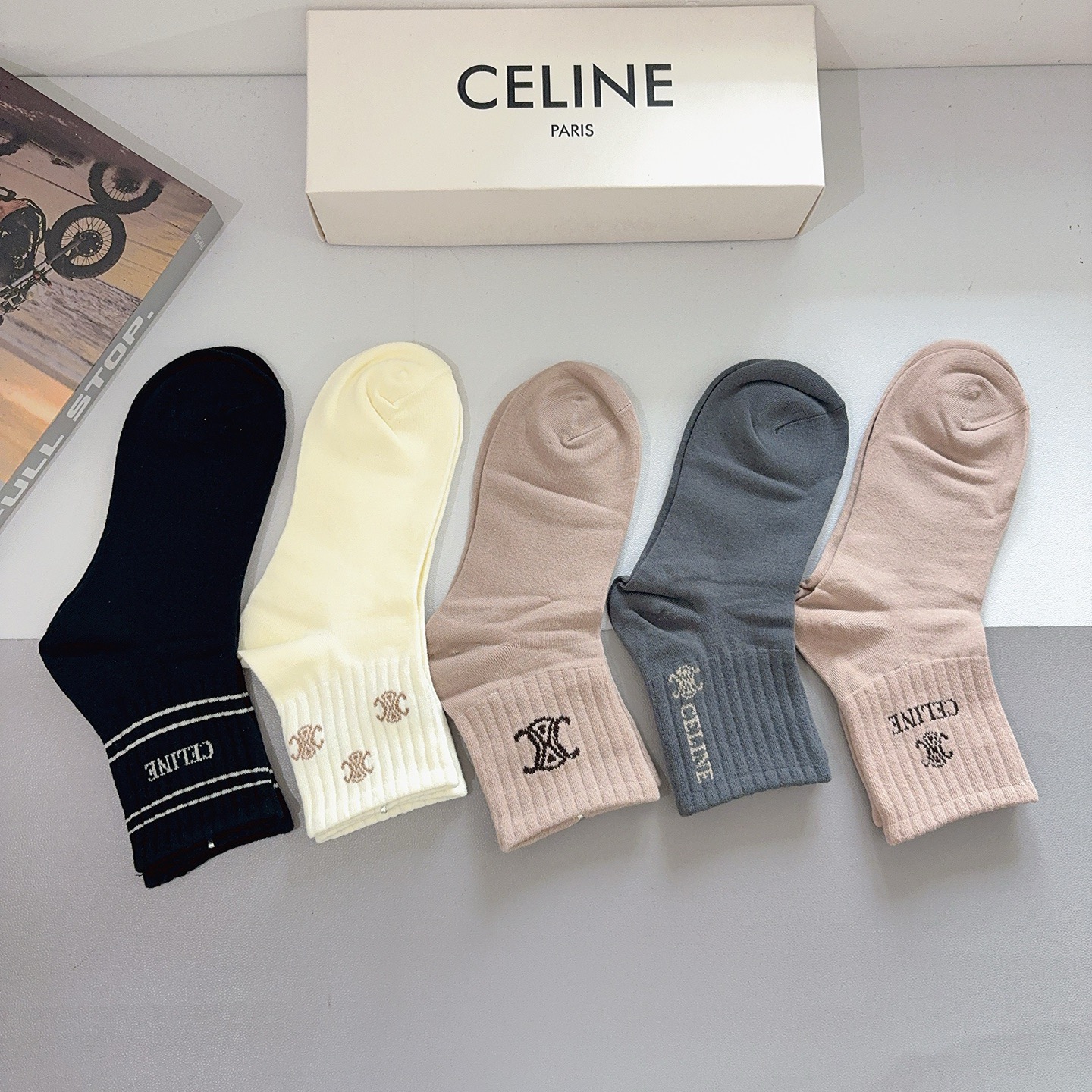 配包装（一盒5双）CELINE 赛琳 新款船袜！纯棉面料，专柜同步中筒袜子，💛大牌出街，潮人必备🔥超好搭