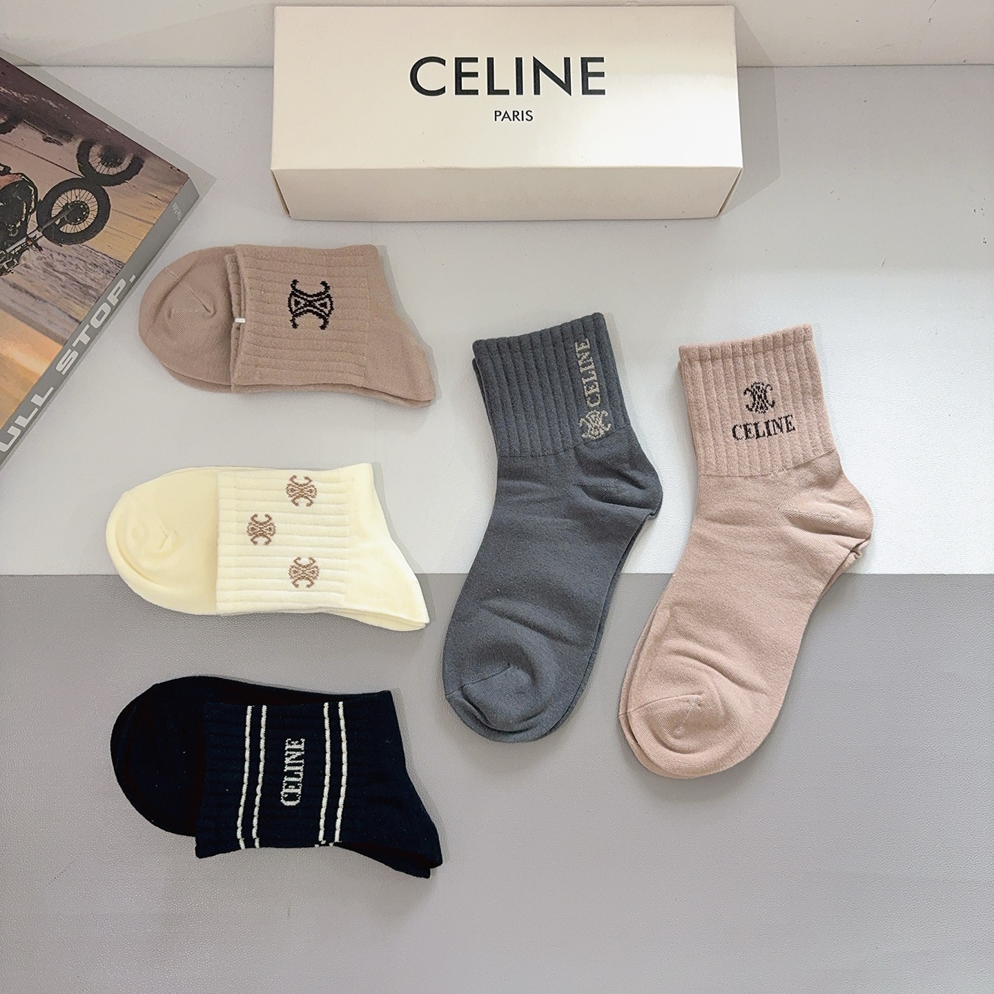 配包装（一盒5双）CELINE 赛琳 新款船袜！纯棉面料，专柜同步中筒袜子，💛大牌出街，潮人必备🔥超好搭