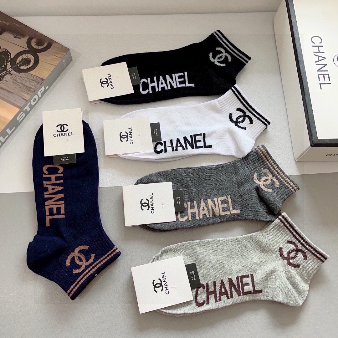 配包装（一盒5双）CHANEL（香奈儿） 新款高端袜子！爆款字母专柜同步船袜 袜子 💛大牌出街，潮人必备