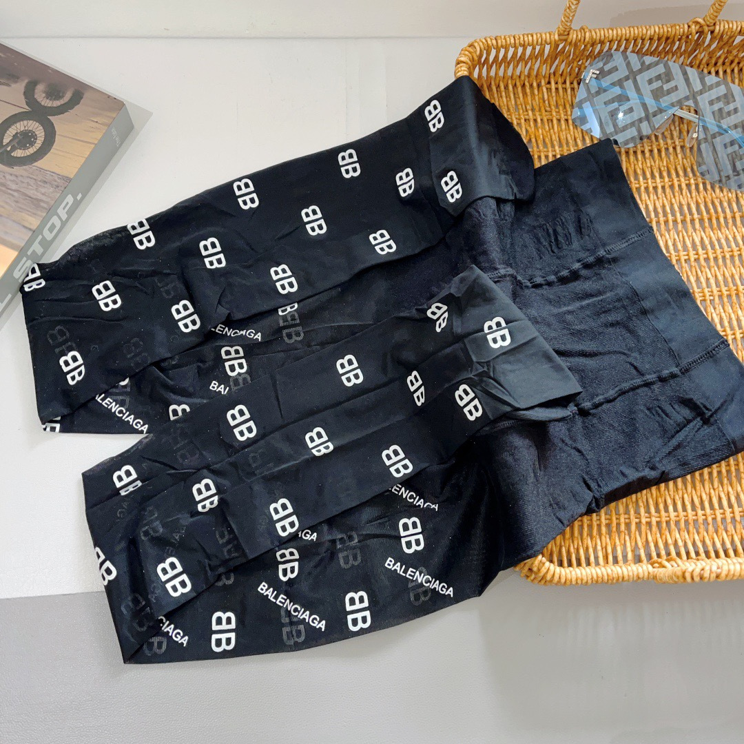 配包装（一盒1双）BALENCIAGA （巴黎世家） 爆款字母袜子连裤袜🌟好看到爆炸 ，欧美大牌丝袜🔥🌟