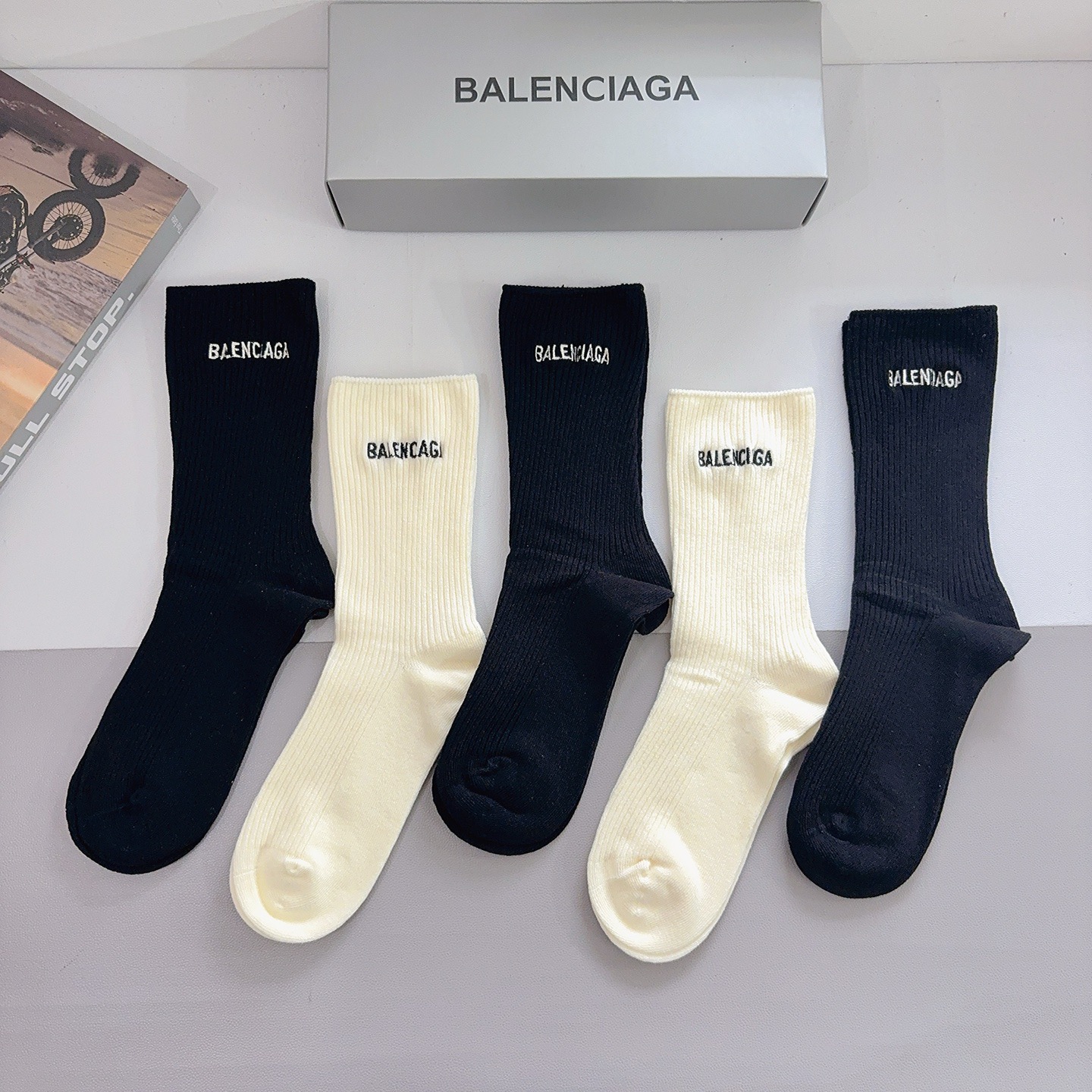 配包装【一盒5双】BALENCIAGA （巴黎世家）高版本双针长绒棉长筒袜子🔥柔软百搭休闲款！