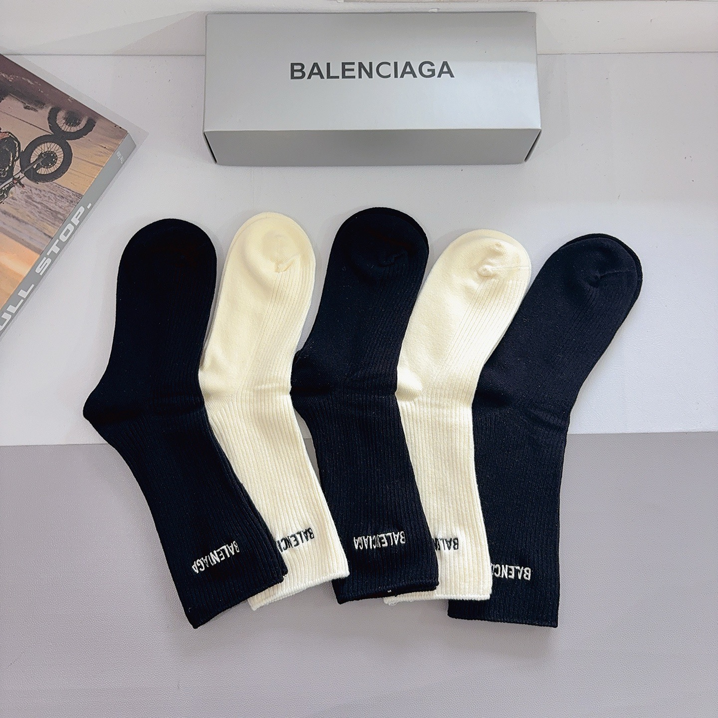 配包装【一盒5双】BALENCIAGA （巴黎世家）高版本双针长绒棉长筒袜子🔥柔软百搭休闲款！