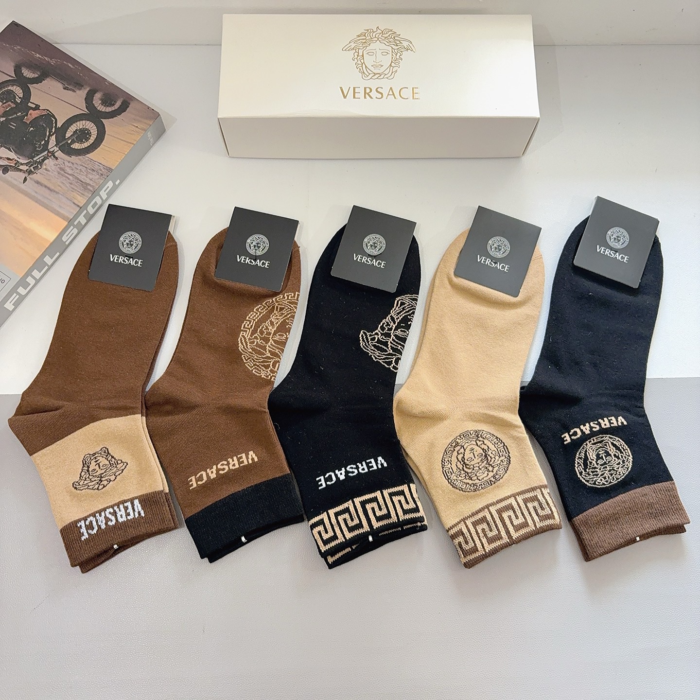 配包装【一盒五双】VERSACE范思哲 欧美大牌男款纯棉中筒袜🔥🌟潮人必不能少的专柜代购品质长筒袜子 ，