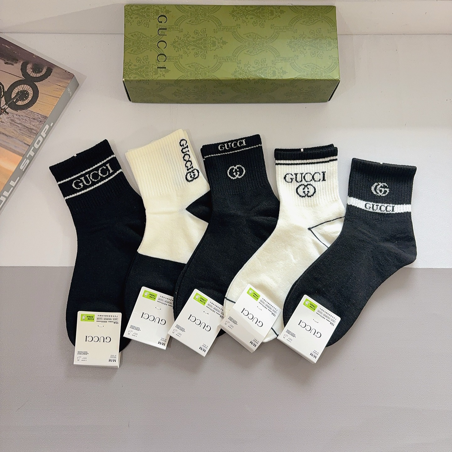配包装（一盒5双）GUCCI 古奇 新款中筒袜子！纯棉面料，早秋款中筒袜子，💛大牌出街，潮人必备🔥超好搭