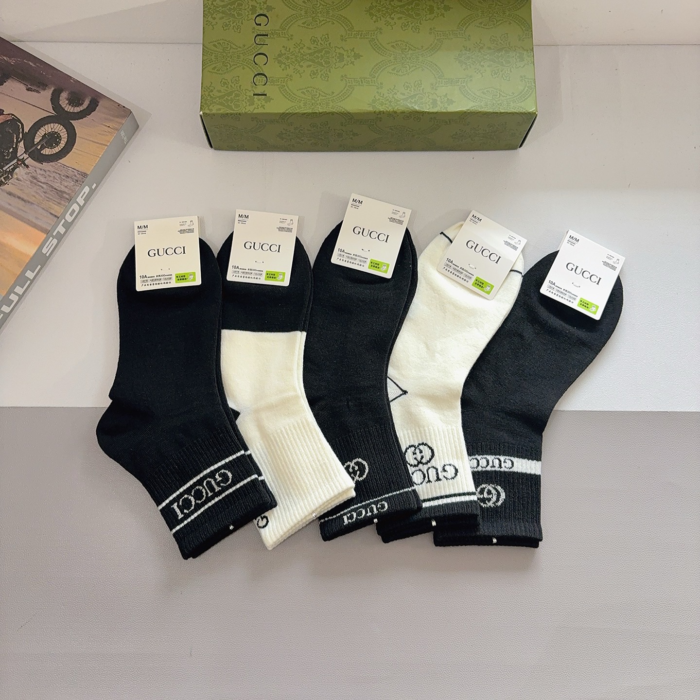 配包装（一盒5双）GUCCI 古奇 新款中筒袜子！纯棉面料，早秋款中筒袜子，💛大牌出街，潮人必备🔥超好搭