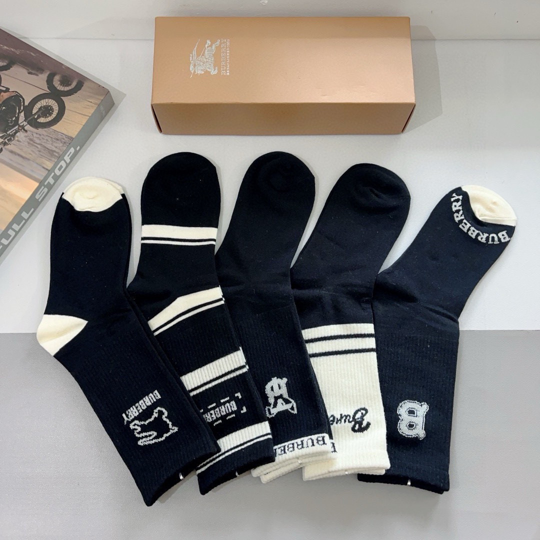 配包装（一盒5双）🌟Burberry 巴宝莉 超火小单品男女通用长筒袜子，纯棉面料，潮人必备 经典款搭配