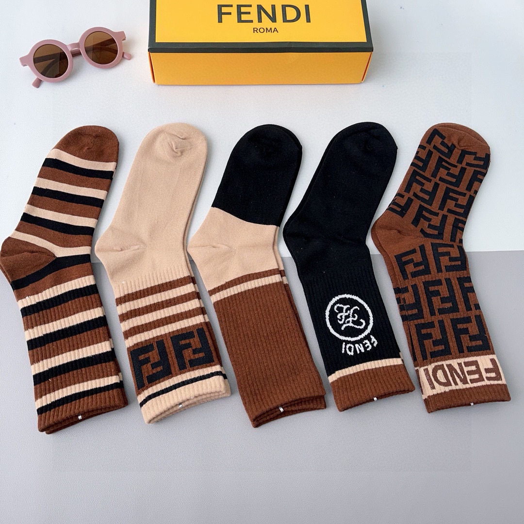 配包装（一盒5双）FENDI 芬迪 字母双Ｆ爆款中长筒袜，纯棉面料， 专柜同款 💓纯棉面料，实用好穿 柔