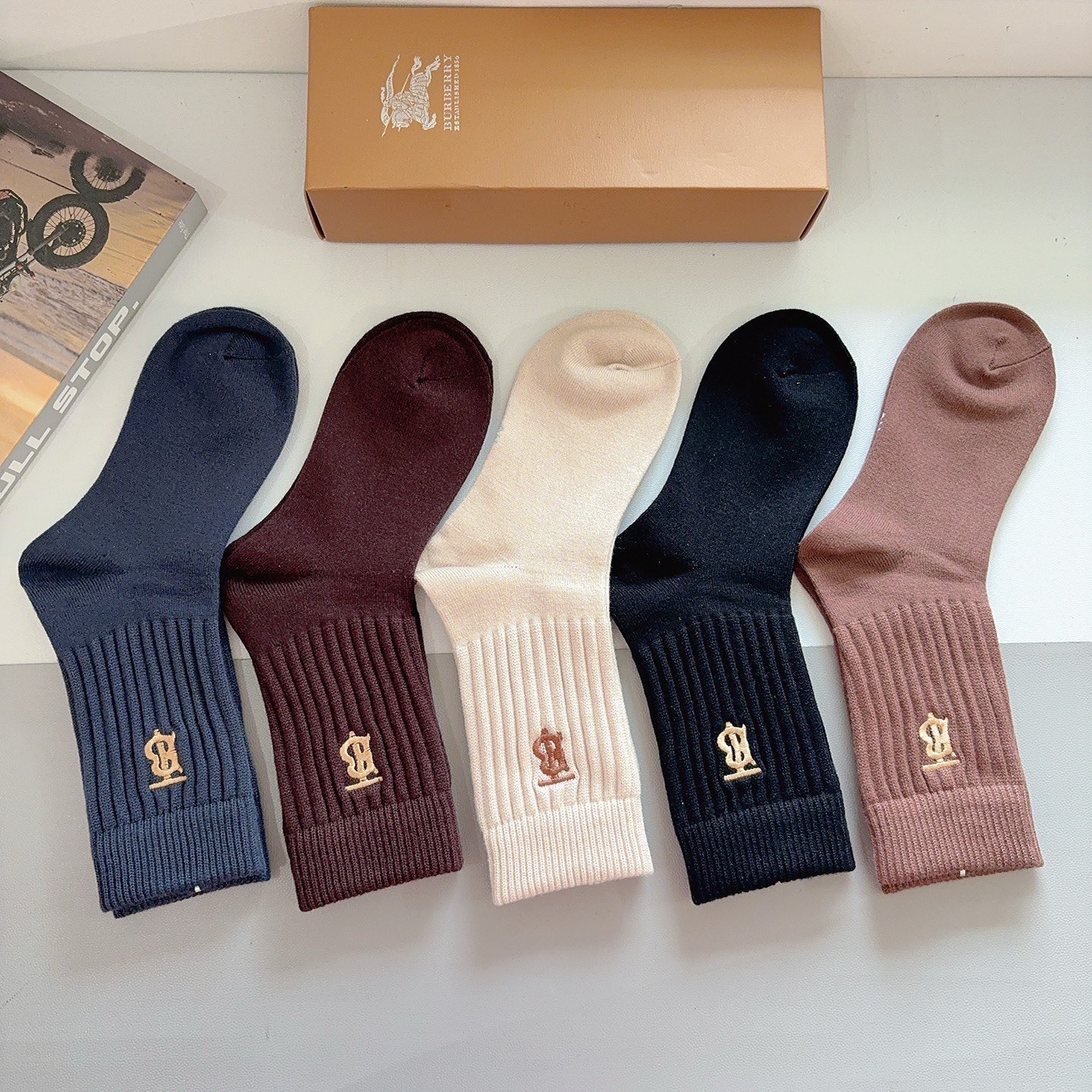 配包装【一盒5双】BURBERRY （巴宝莉）高版本羊绒刺绣长筒袜子🔥潮人必不可少的时尚专柜代购长筒袜子