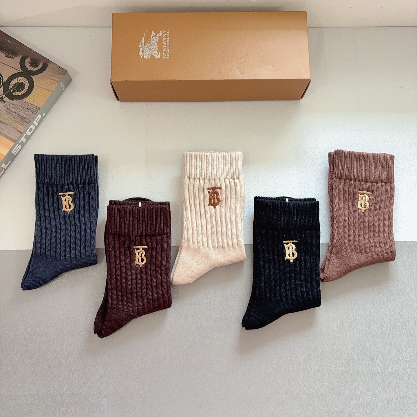 配包装【一盒5双】BURBERRY （巴宝莉）高版本羊绒刺绣长筒袜子🔥潮人必不可少的时尚专柜代购长筒袜子