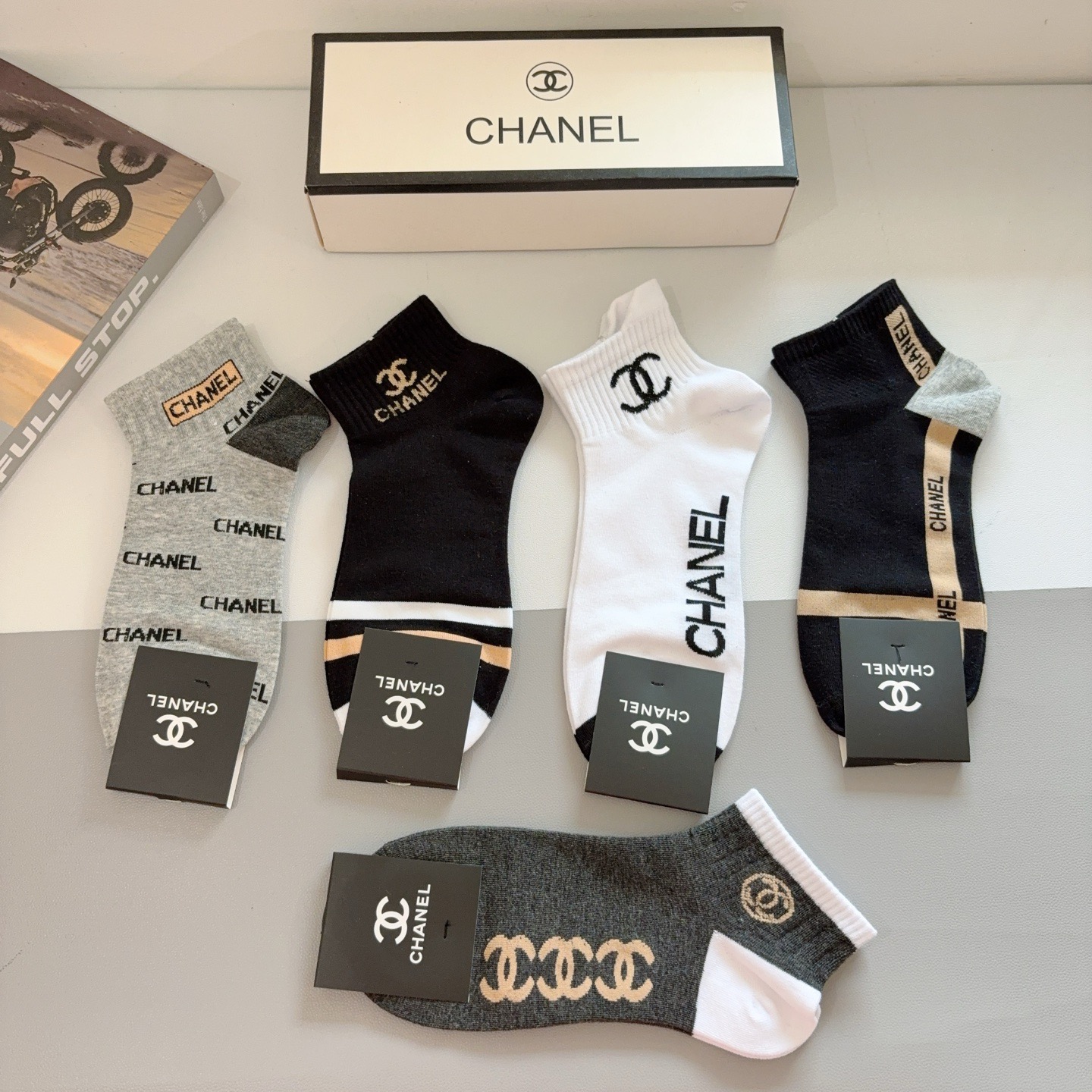 配包装（一盒5双）CHANEL（香奈儿） 新款高端男士短款袜子！爆款字母专柜同步船袜 袜子 💛大牌出街，