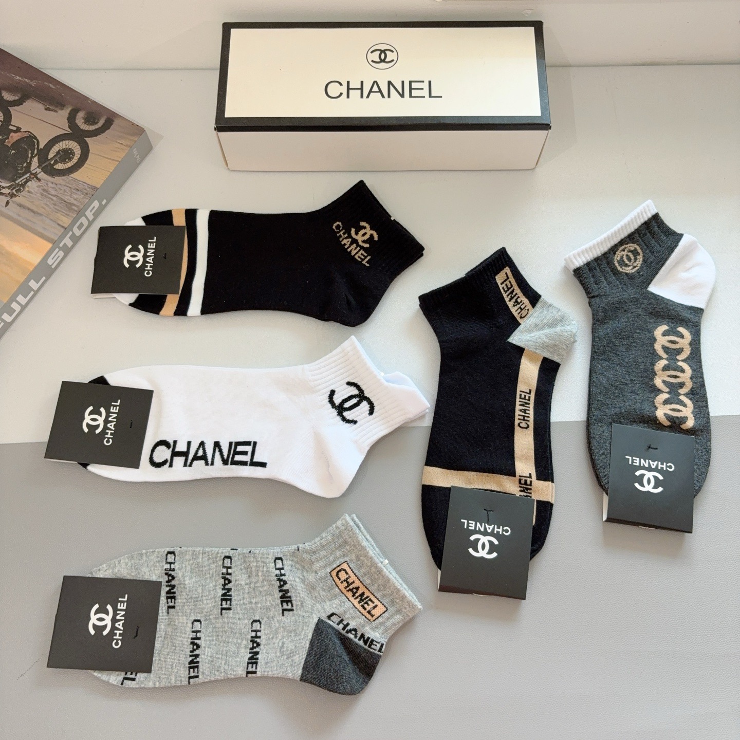 配包装（一盒5双）CHANEL（香奈儿） 新款高端男士短款袜子！爆款字母专柜同步船袜 袜子 💛大牌出街，
