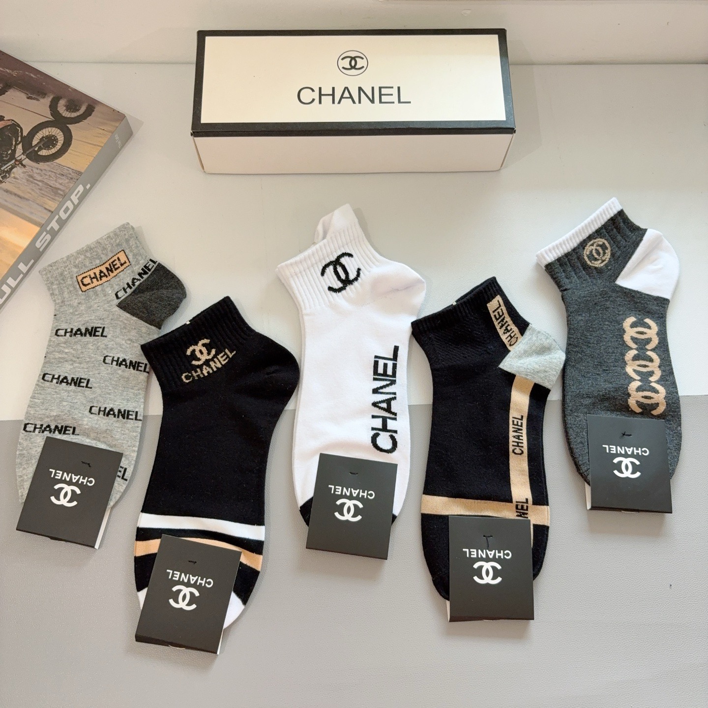 配包装（一盒5双）CHANEL（香奈儿） 新款高端男士短款袜子！爆款字母专柜同步船袜 袜子 💛大牌出街，