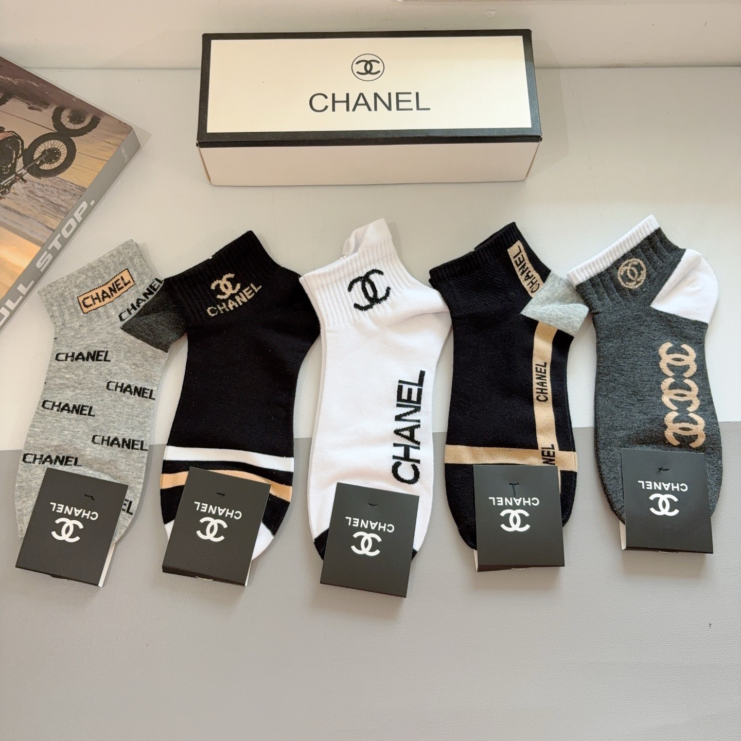 配包装（一盒5双）CHANEL（香奈儿） 新款高端男士短款袜子！爆款字母专柜同步船袜 袜子 💛大牌出街，