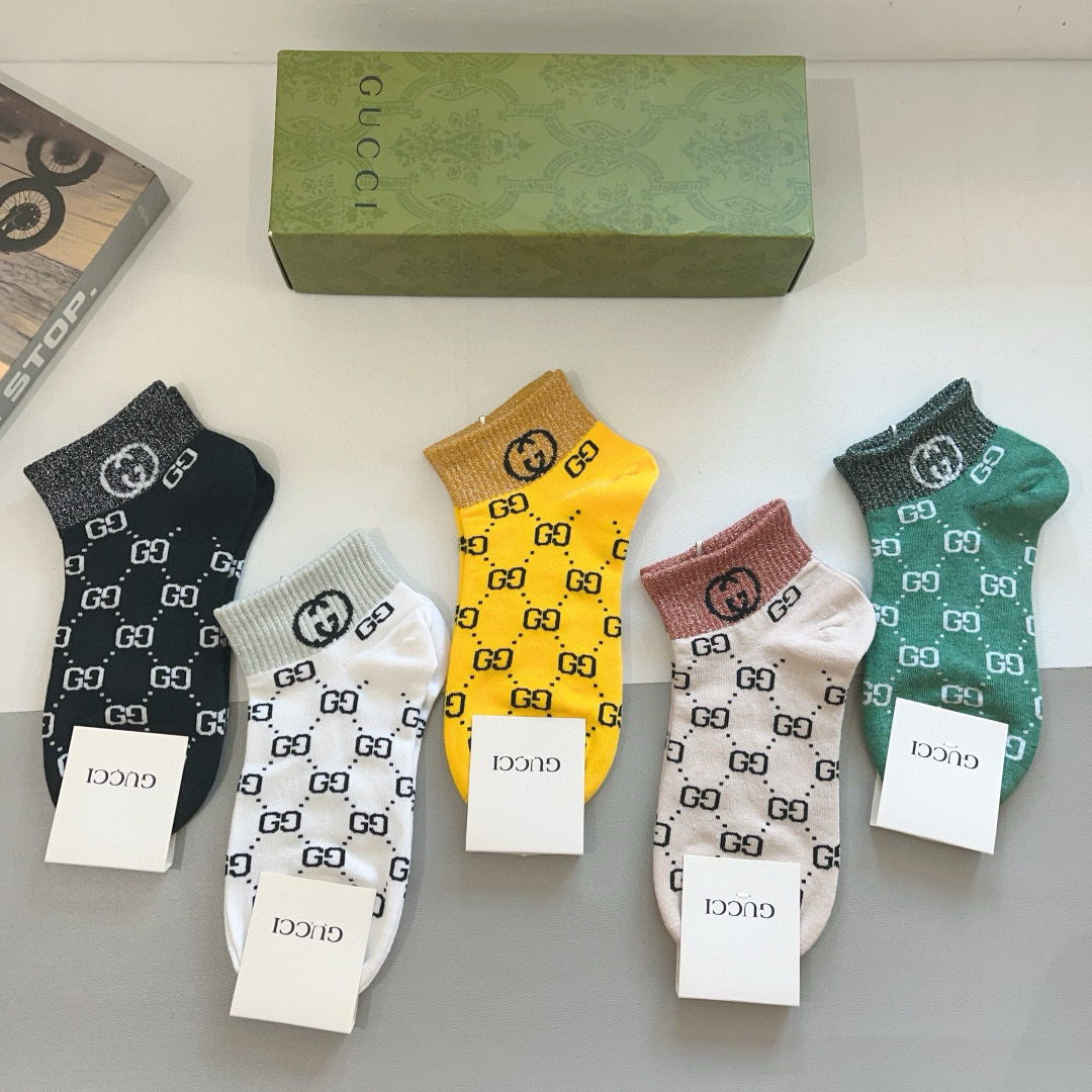 配包装（一盒5双） Gucci 古奇 新款中筒袜子，纯棉面料，潮人必备 ，爆款经典双G，个性时尚百搭款，