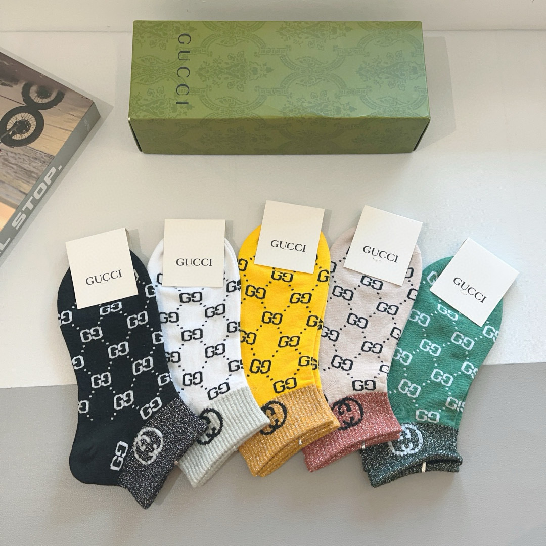 配包装（一盒5双） Gucci 古奇 新款中筒袜子，纯棉面料，潮人必备 ，爆款经典双G，个性时尚百搭款，