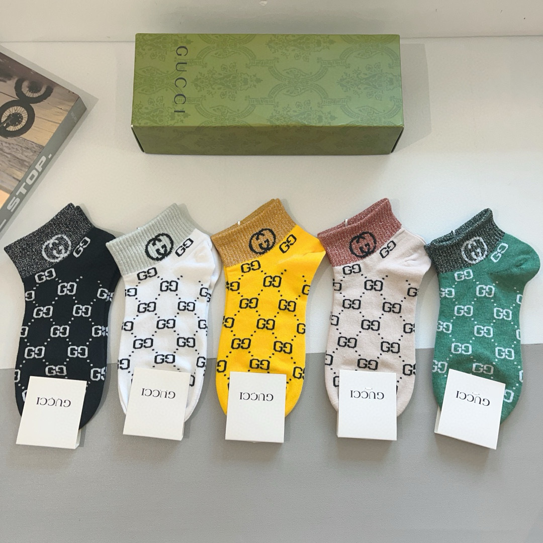配包装（一盒5双） Gucci 古奇 新款中筒袜子，纯棉面料，潮人必备 ，爆款经典双G，个性时尚百搭款，