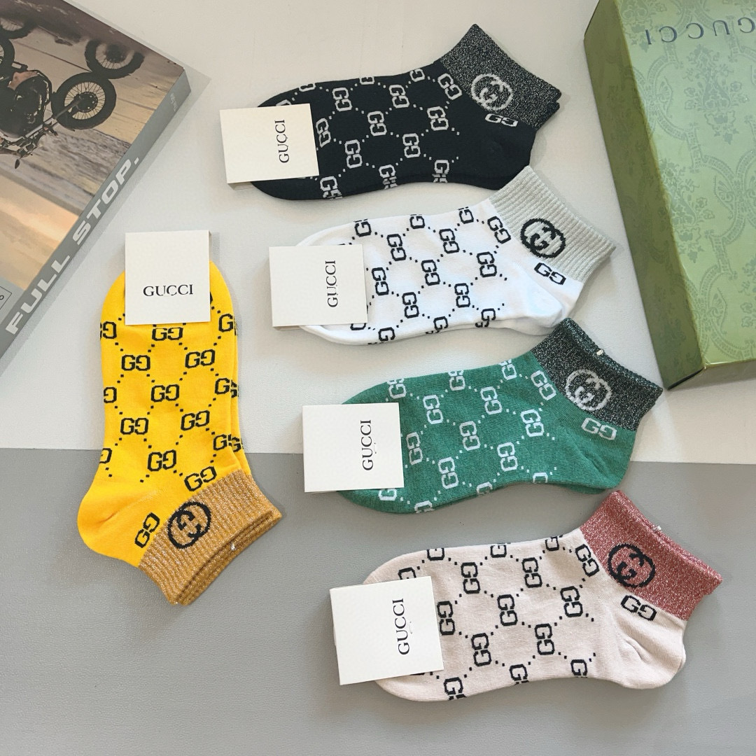 配包装（一盒5双） Gucci 古奇 新款中筒袜子，纯棉面料，潮人必备 ，爆款经典双G，个性时尚百搭款，
