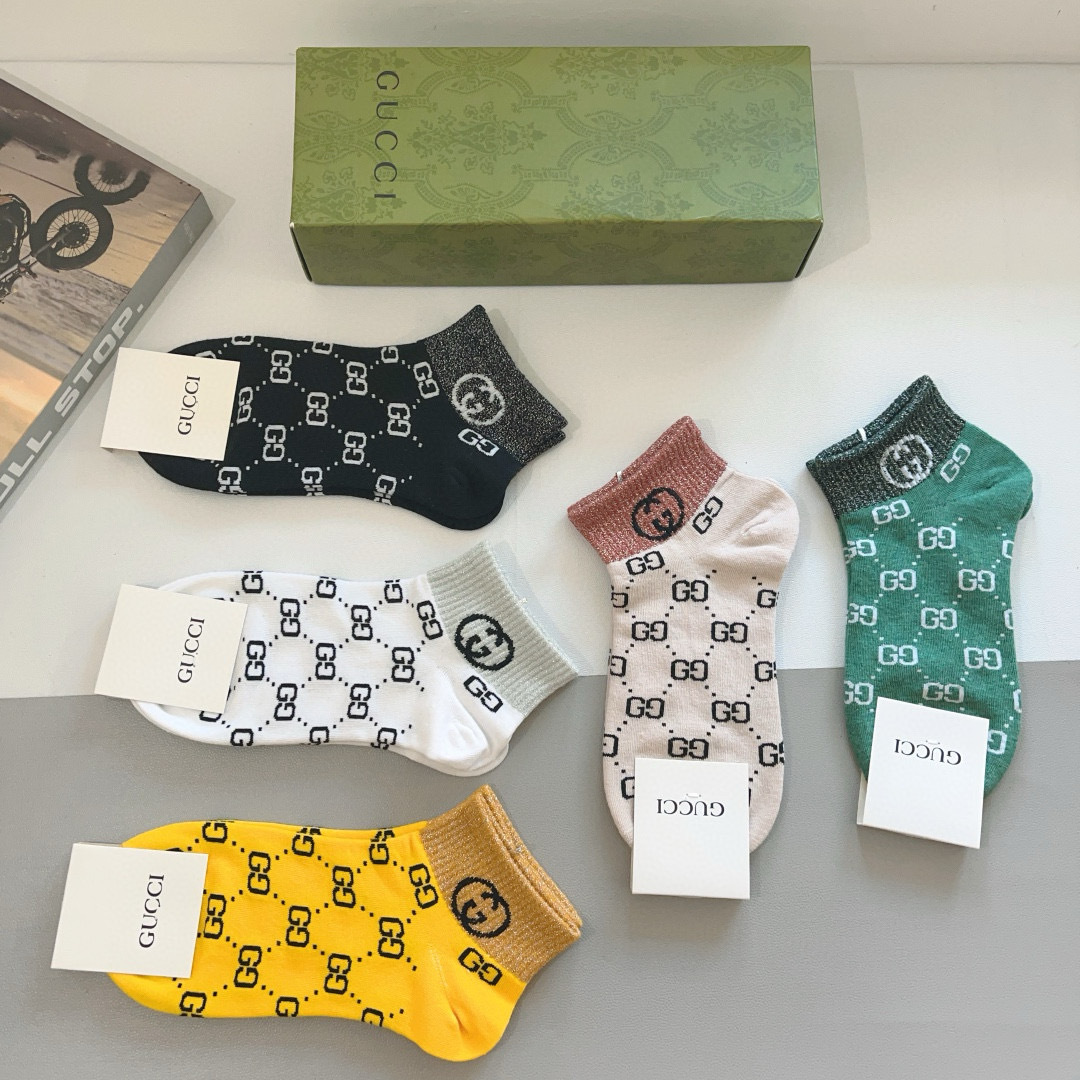 配包装（一盒5双） Gucci 古奇 新款中筒袜子，纯棉面料，潮人必备 ，爆款经典双G，个性时尚百搭款，