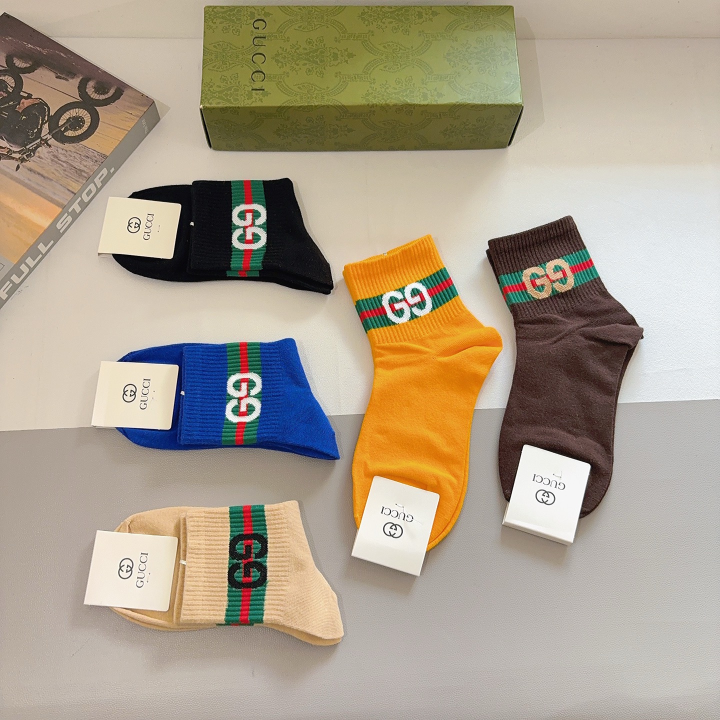 配包装（一盒5双）GUCCI 古奇 新款早秋中筒袜子！纯棉面料，经典图案，专柜同步中短筒袜子，大牌出街，