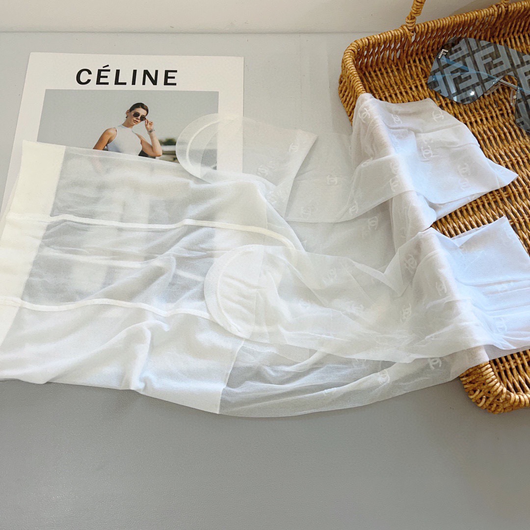 配包装【一盒1双】🌟CHANEL 香奈儿经典植绒字母丝袜 🌟欧美大牌裤袜🔥一比一高版本制作，可以看得到的