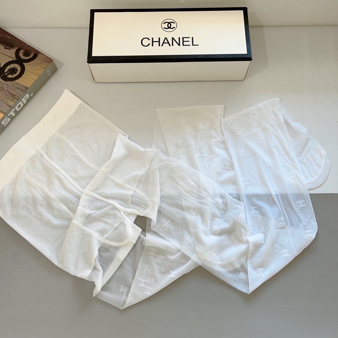 配包装【一盒1双】🌟CHANEL 香奈儿经典植绒字母丝袜 🌟欧美大牌裤袜🔥一比一高版本制作，可以看得到的
