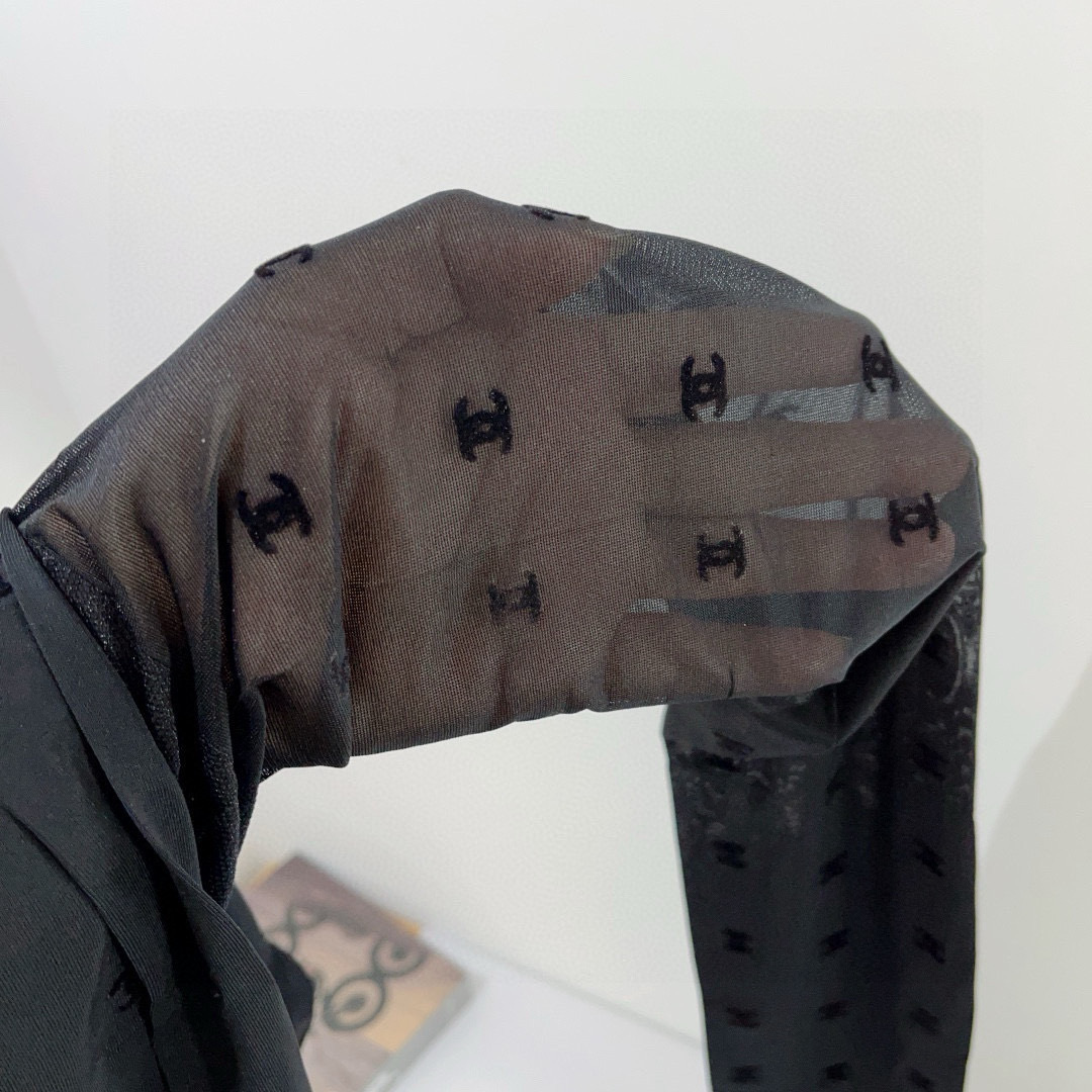 配包装【一盒1双】🌟CHANEL 香奈儿经典植绒字母丝袜 🌟欧美大牌裤袜🔥一比一高版本制作，可以看得到的