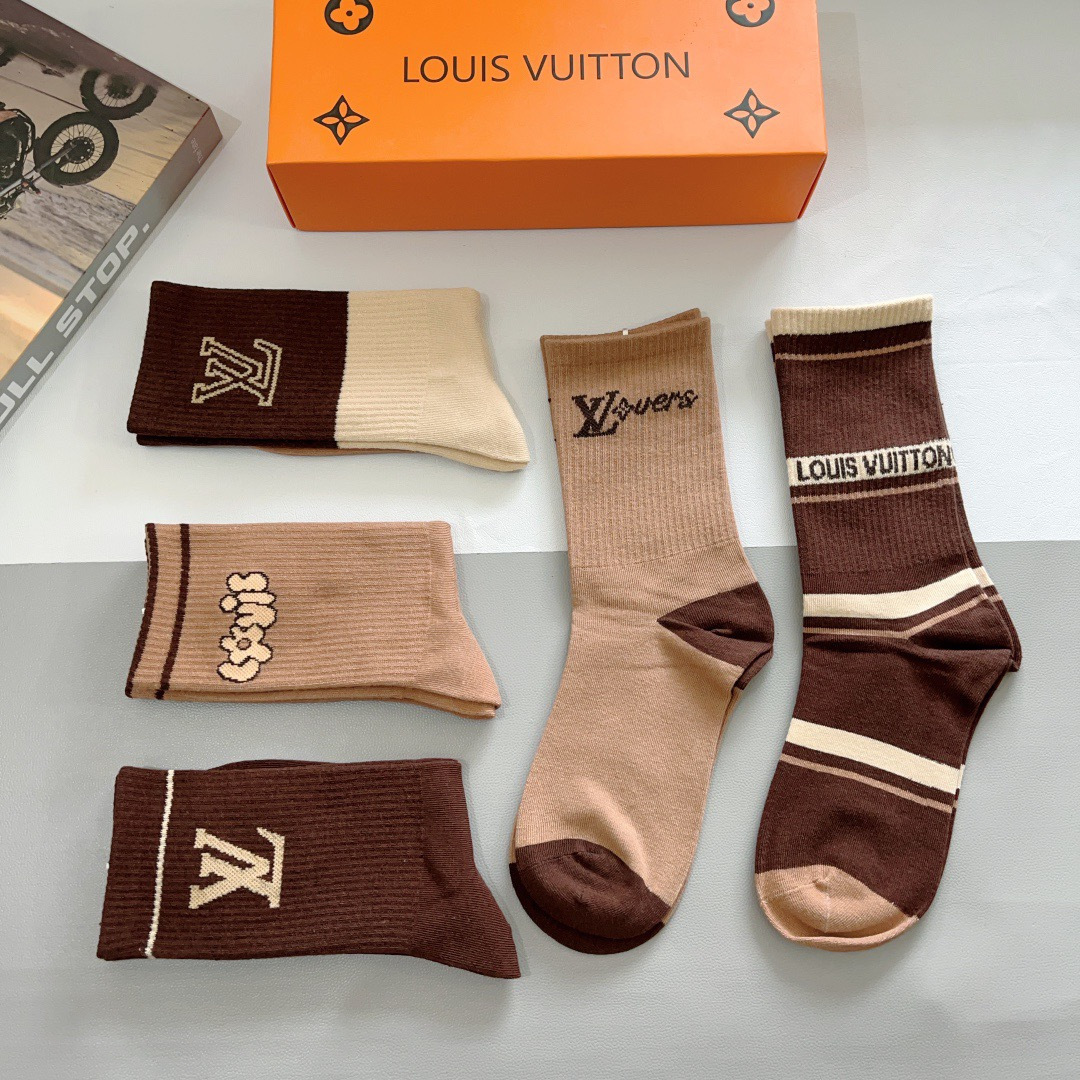 配包装（一盒5双） 🌟 LV 路易威登 超火爆小单品，纯棉面料，潮人必备 爆款，经典字母logo长筒袜，