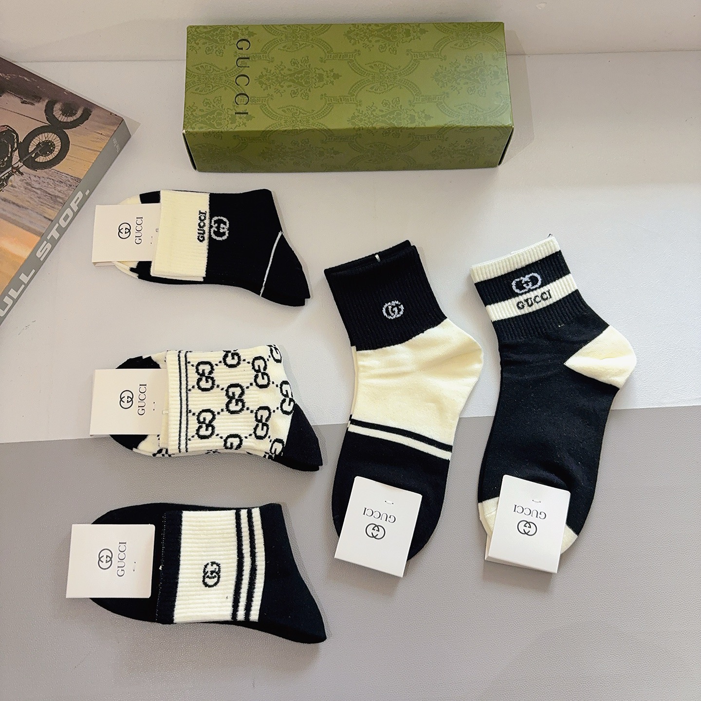 配包装（一盒5双）GUCCI 古奇 新款早秋中筒袜子！纯棉面料，经典图案，专柜同步中短筒袜子，大牌出街，
